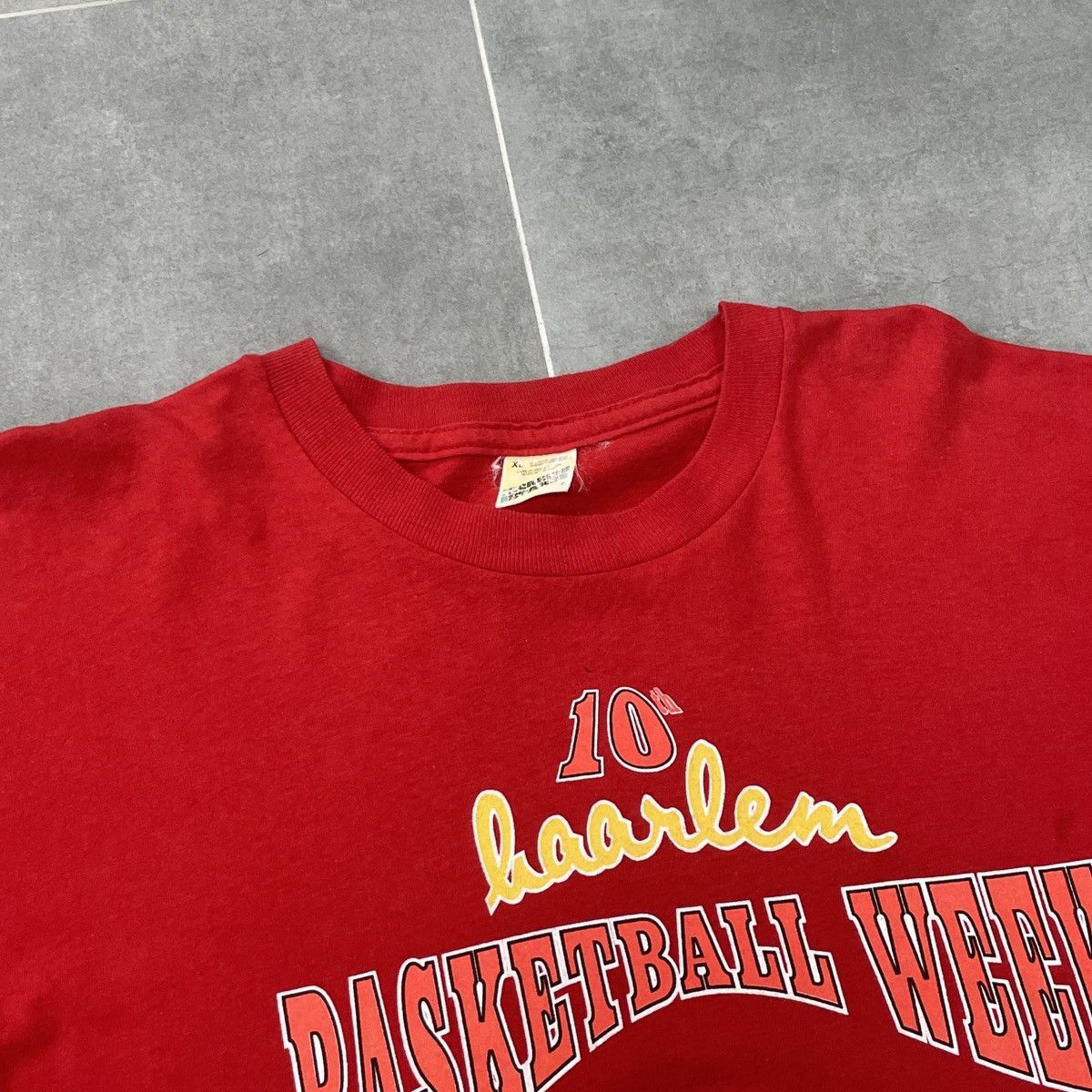 Vintage Vintage 10th Haarlem Basketball Week 1991 T-Shirt Size XL Size US XL / EU 56 / 4 - 7 Thumbnail