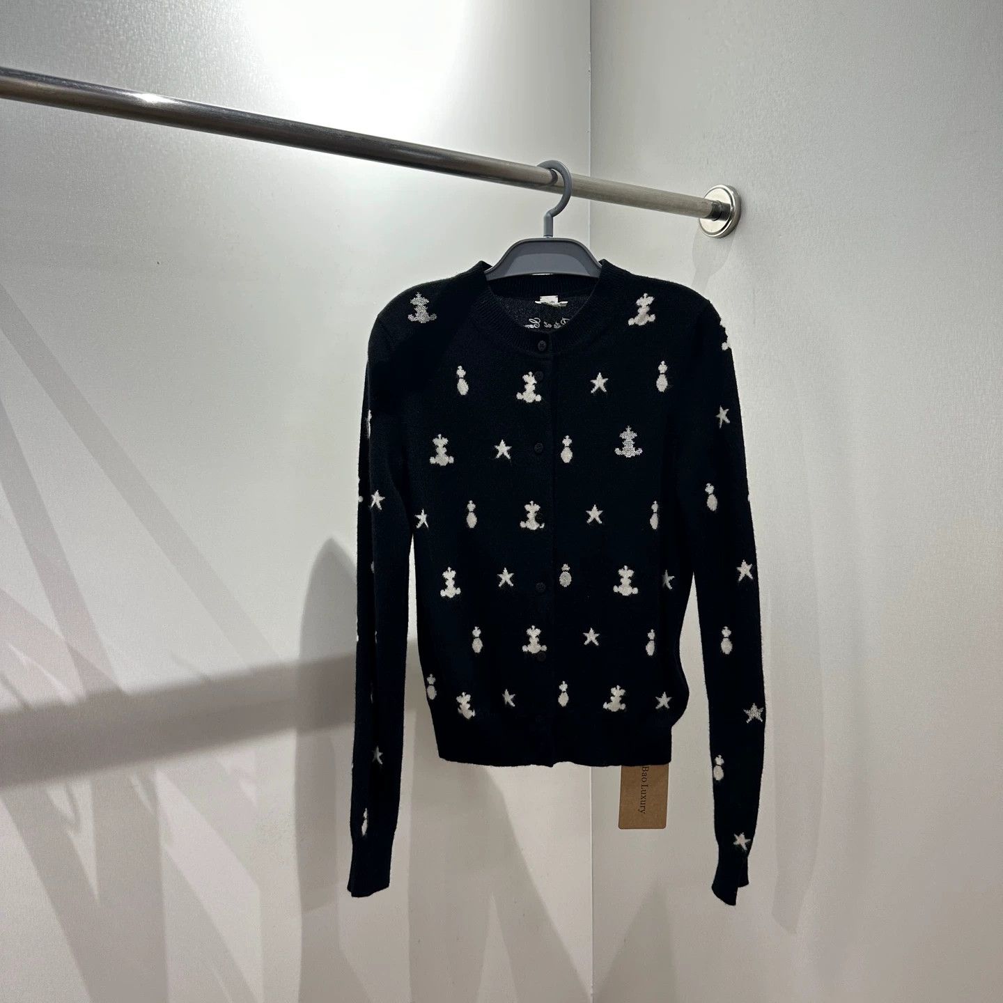 Hermes Hermes apr620 all-over embroidered cashmere sweater 36 Size XS / US 0-2 / IT 36-38 - 1 Thumbnail