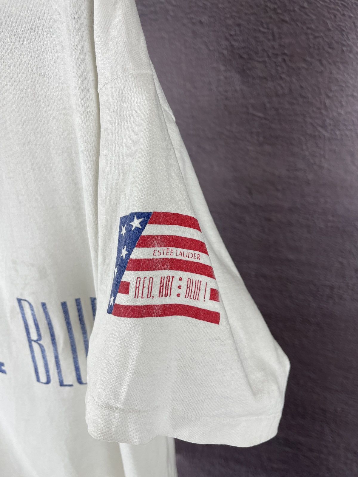 Japanese Brand 90’s Estée Lauder “Red Hot and Blue!” Tee shirt used Size US L / EU 52-54 / 3 - 10 Thumbnail