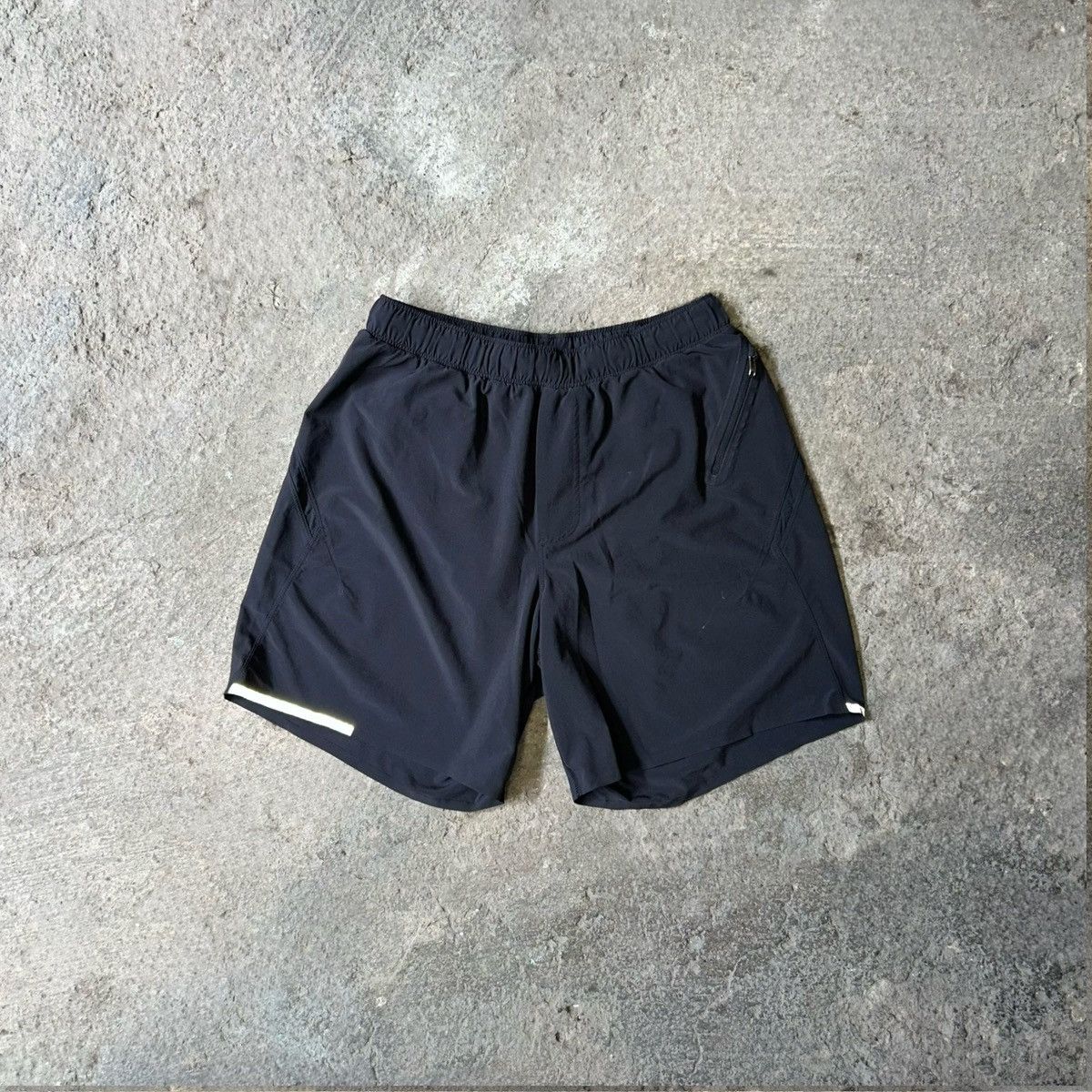 Lululemon Lululemon Running Black Shorts Size US 34 / EU 50 - 1 Thumbnail
