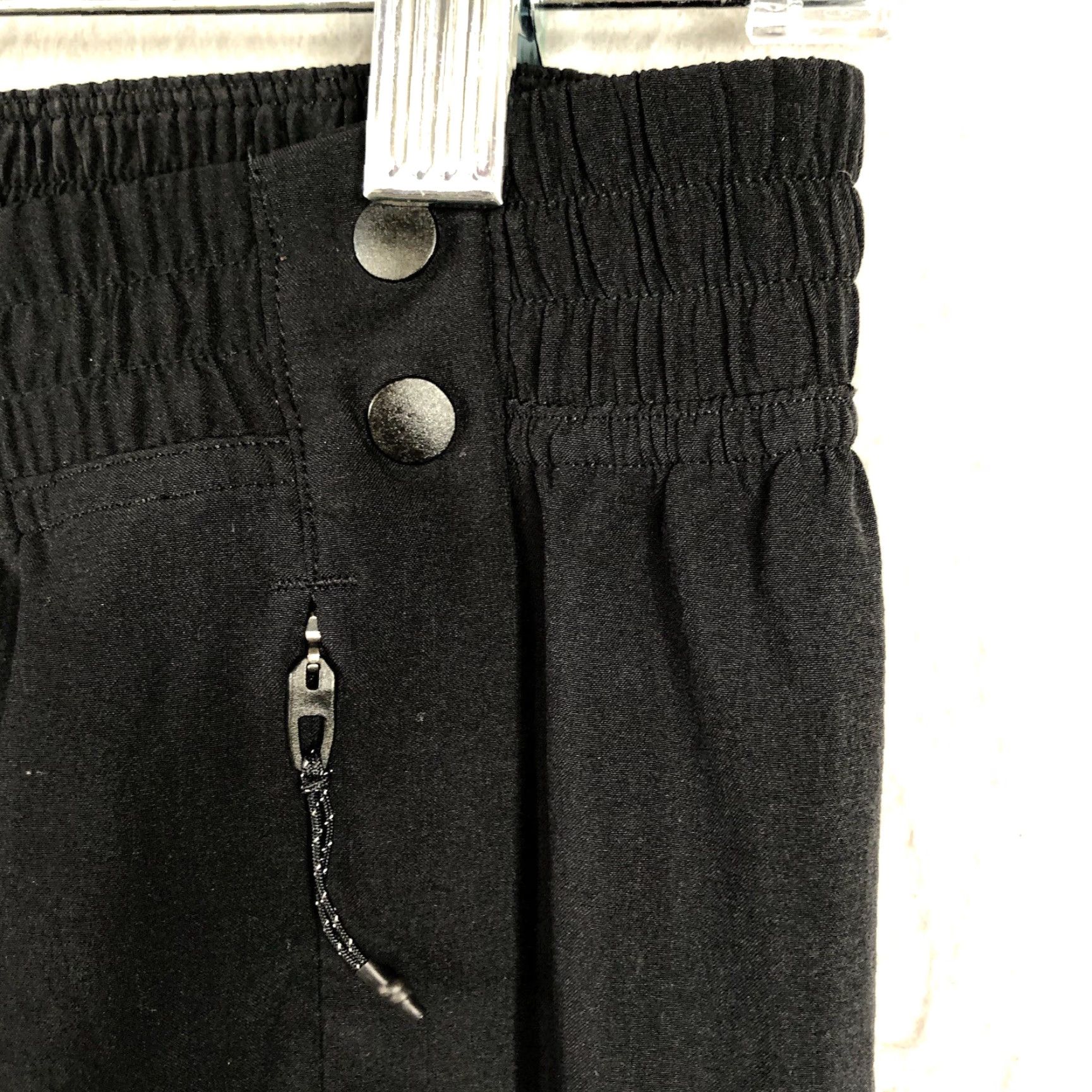 Lululemon Lululemon Joggers Womens 10 Black Athletic Track Full Snap Legs Lightweight Pockets Tapered Inseam 28 in Size 32" / US 10 / IT 46 - 2 Thumbnail