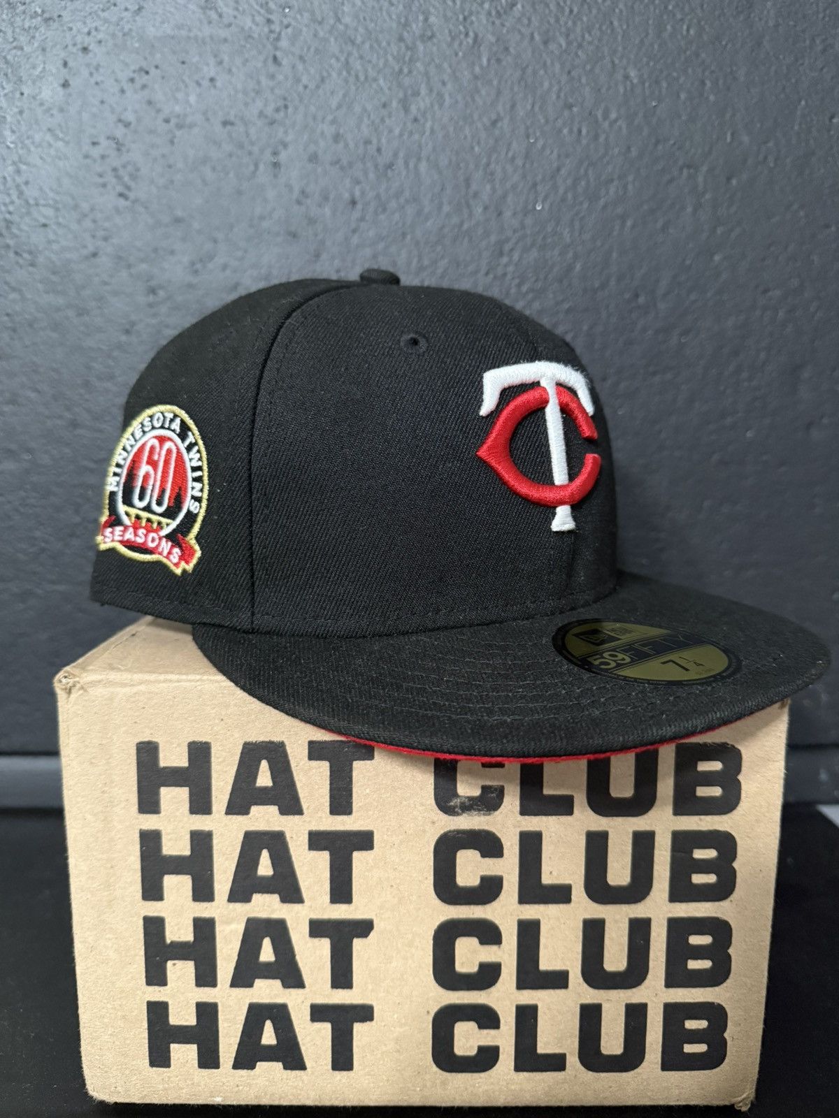 Hat Club Exclusive Twins LV RED 7 1/4
