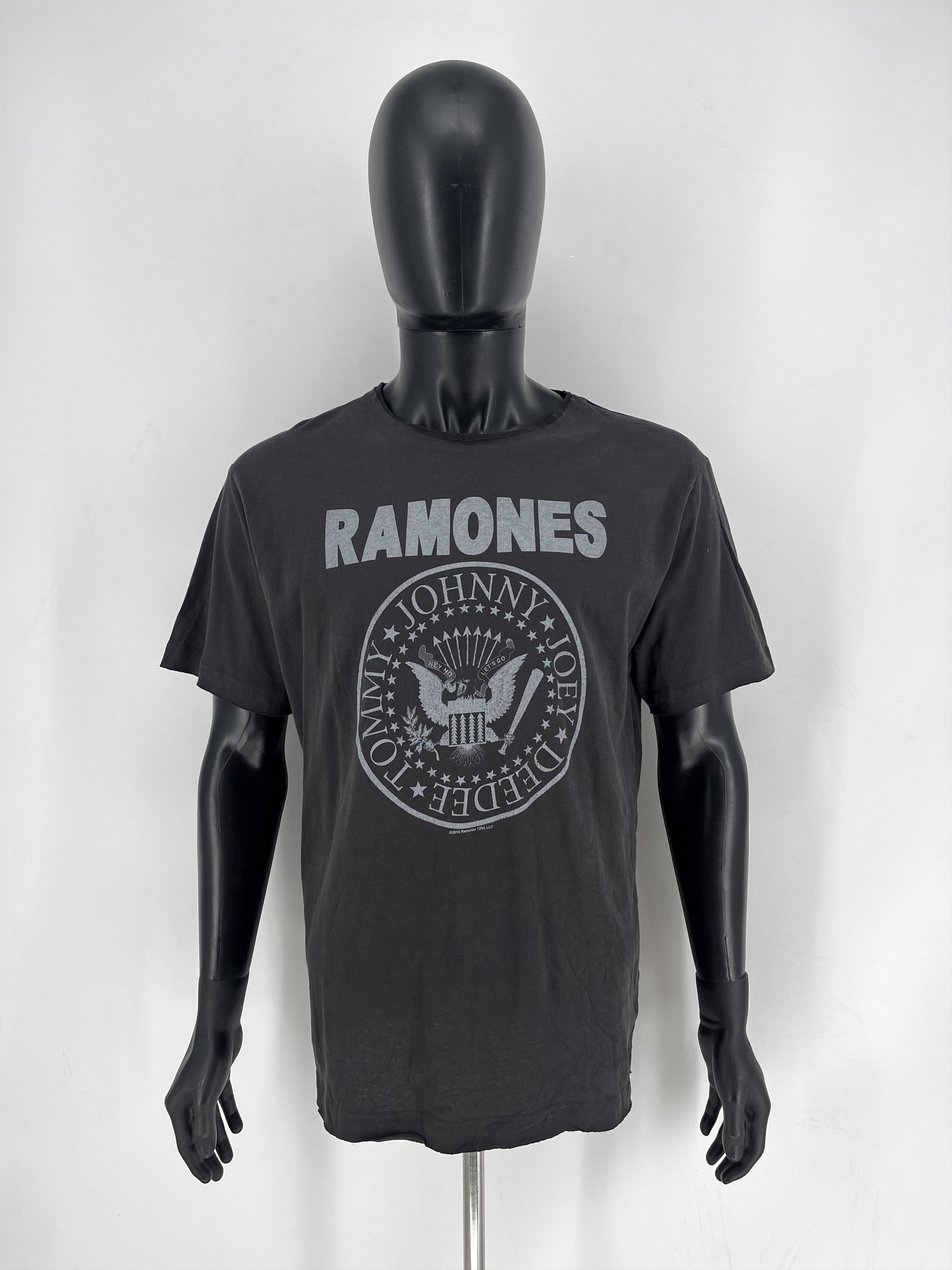 Band Tees Rare🔥 Vintage Y2K Ramones Tees Band tee Travis Style Size US XXL / EU 58 / 5 - 1 Thumbnail