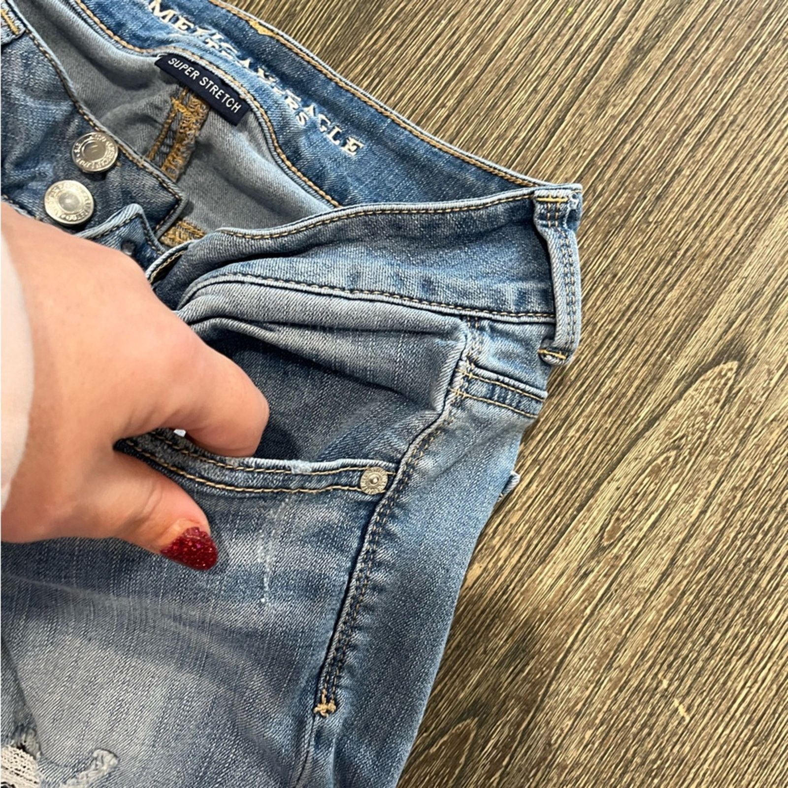 American Eagle Outfitters American Eagle Crop Jeans Ripped Super Stretch Denim Blue 6 Size 28" / US 6 / IT 42 - 4 Thumbnail
