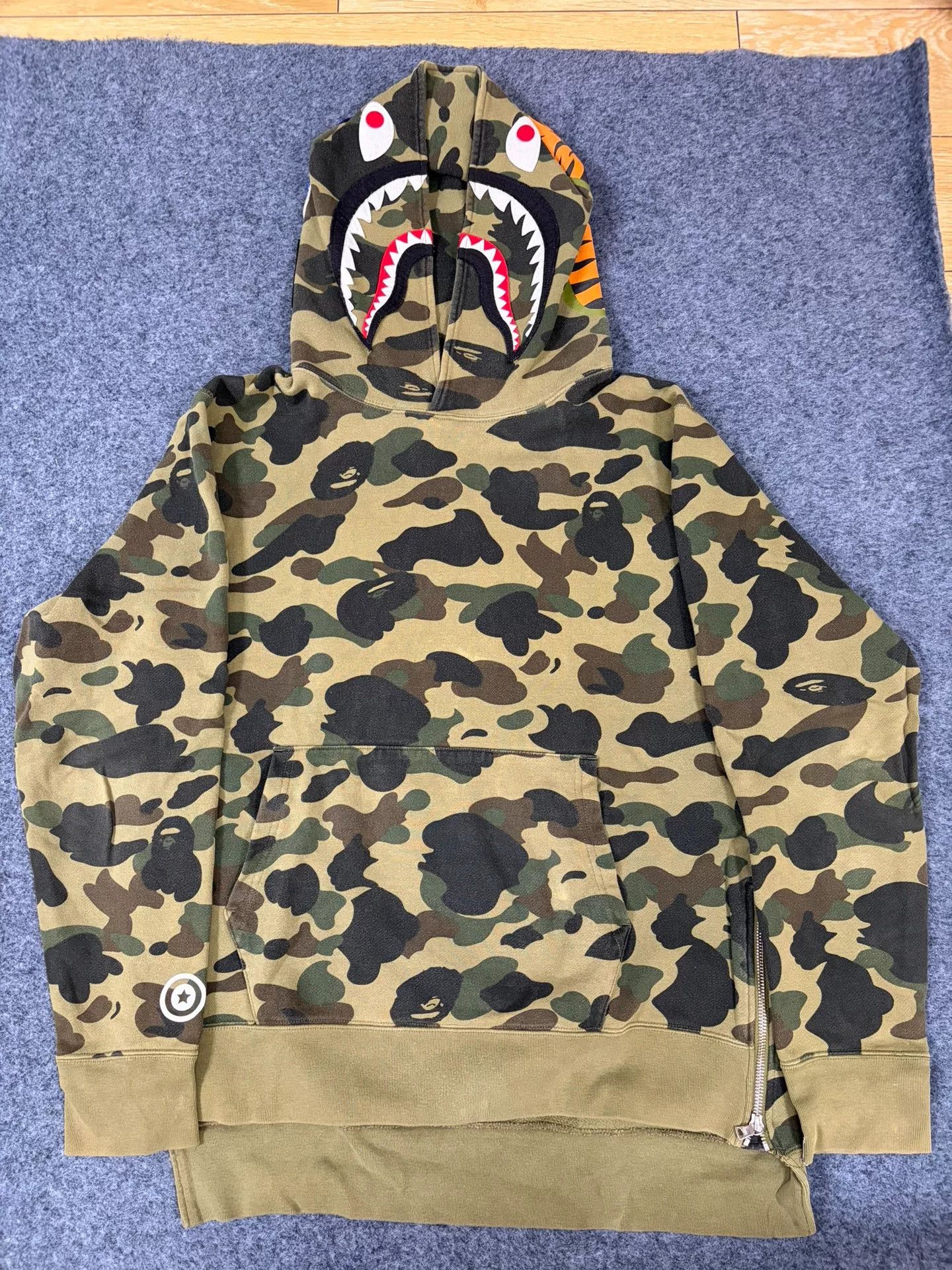 Bape Bape Multi Shark Sweatshirt Pullover Size US L / EU 52-54 / 3 - 1 Thumbnail