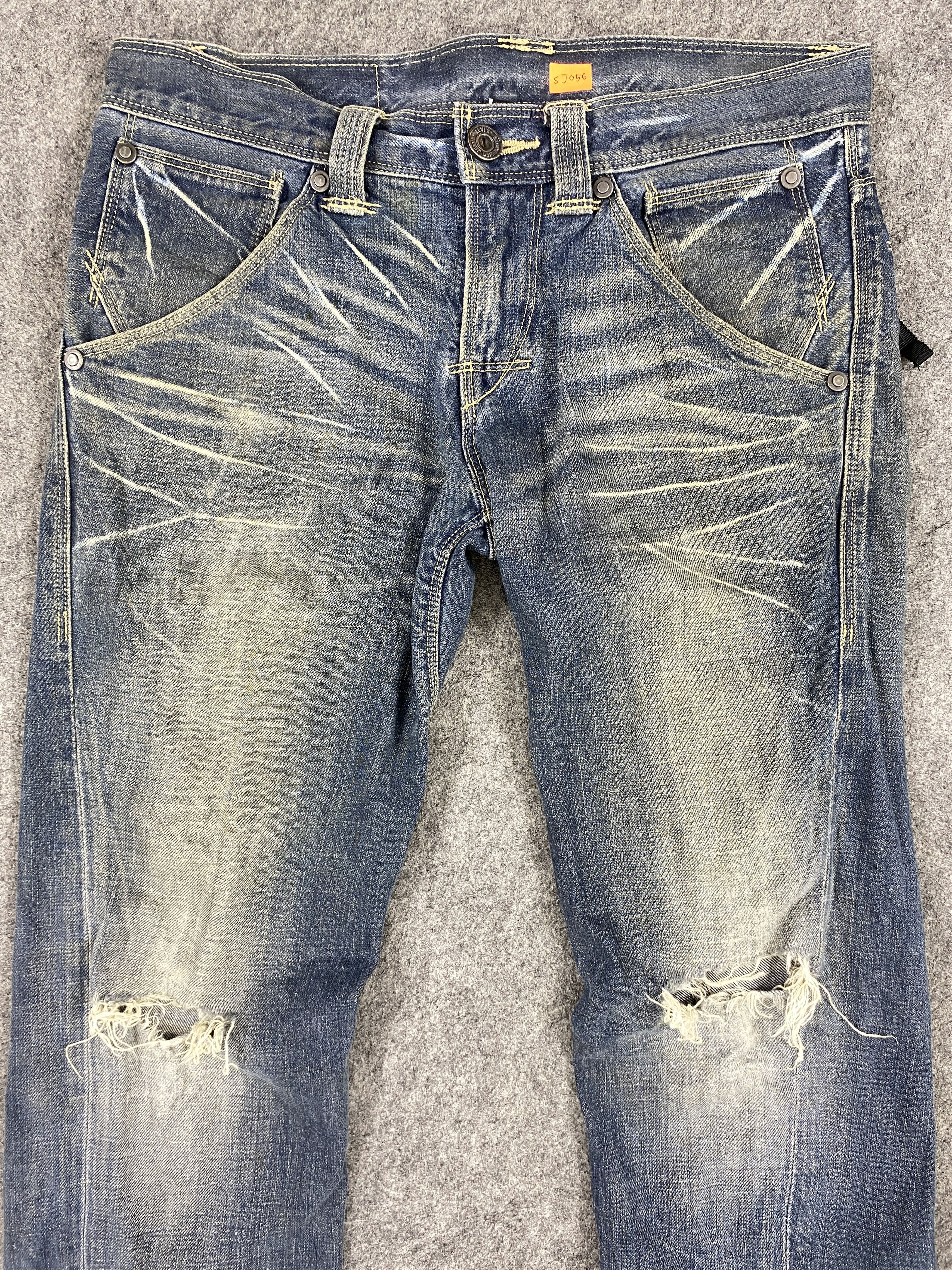 Levi's Blue Distressed Vintage Levi's Engineered 31x32 Denim SJ056 Size US 31 - 3 Thumbnail