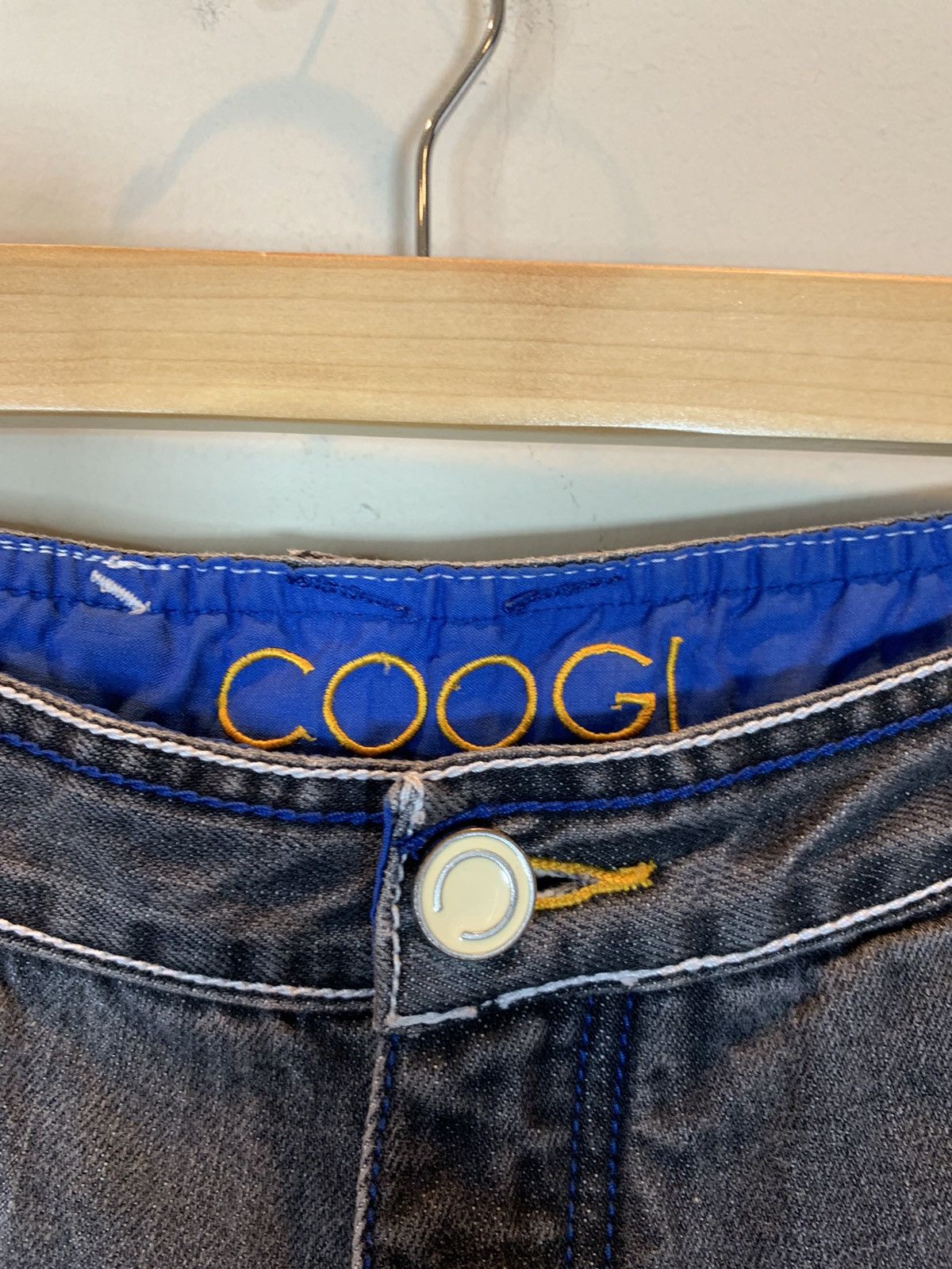Coogi *RARE* Vintage 1990’s COOGI Embroidered Faded Denim Jeans Size US 28 / EU 44 - 9 Thumbnail