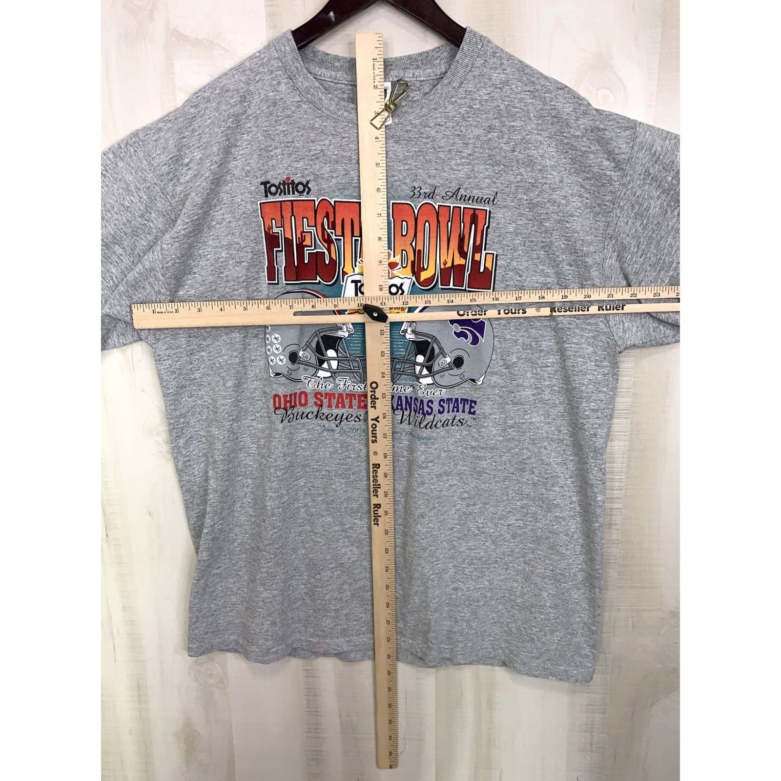 Fruit Of The Loom VINTAGE Y2K 2004 33rd Annual Fiesta Bowl Ohio State VS Kansas State Gray Graphic T Shirt XL Mens Kansas State Ohio State Football Shirt Size US XL / EU 56 / 4 - 7 Thumbnail