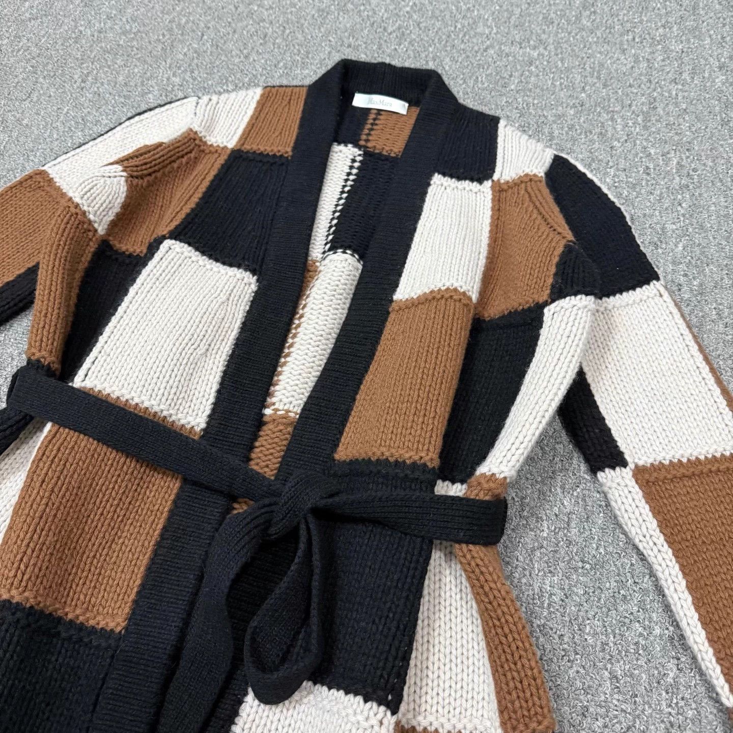 Max Mara MaxMara long cashmere cardigan S like new Size S / US 4 / IT 40 - 3 Thumbnail