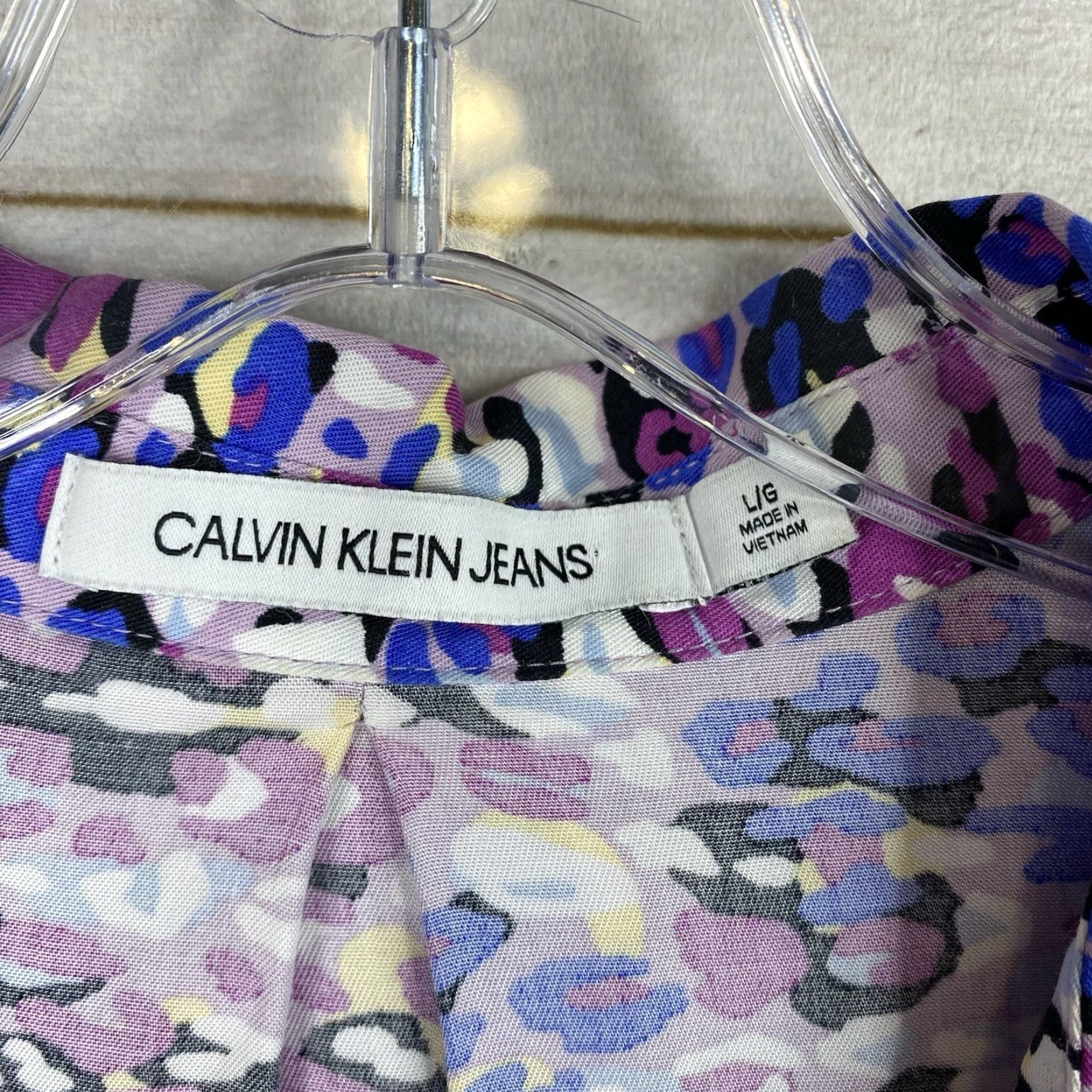 Calvin Klein Calvin Klein Top Womens L Colorful Animal Print Button Up Chambray Denim Lyocell Size L / US 10 / IT 46 - 3 Thumbnail