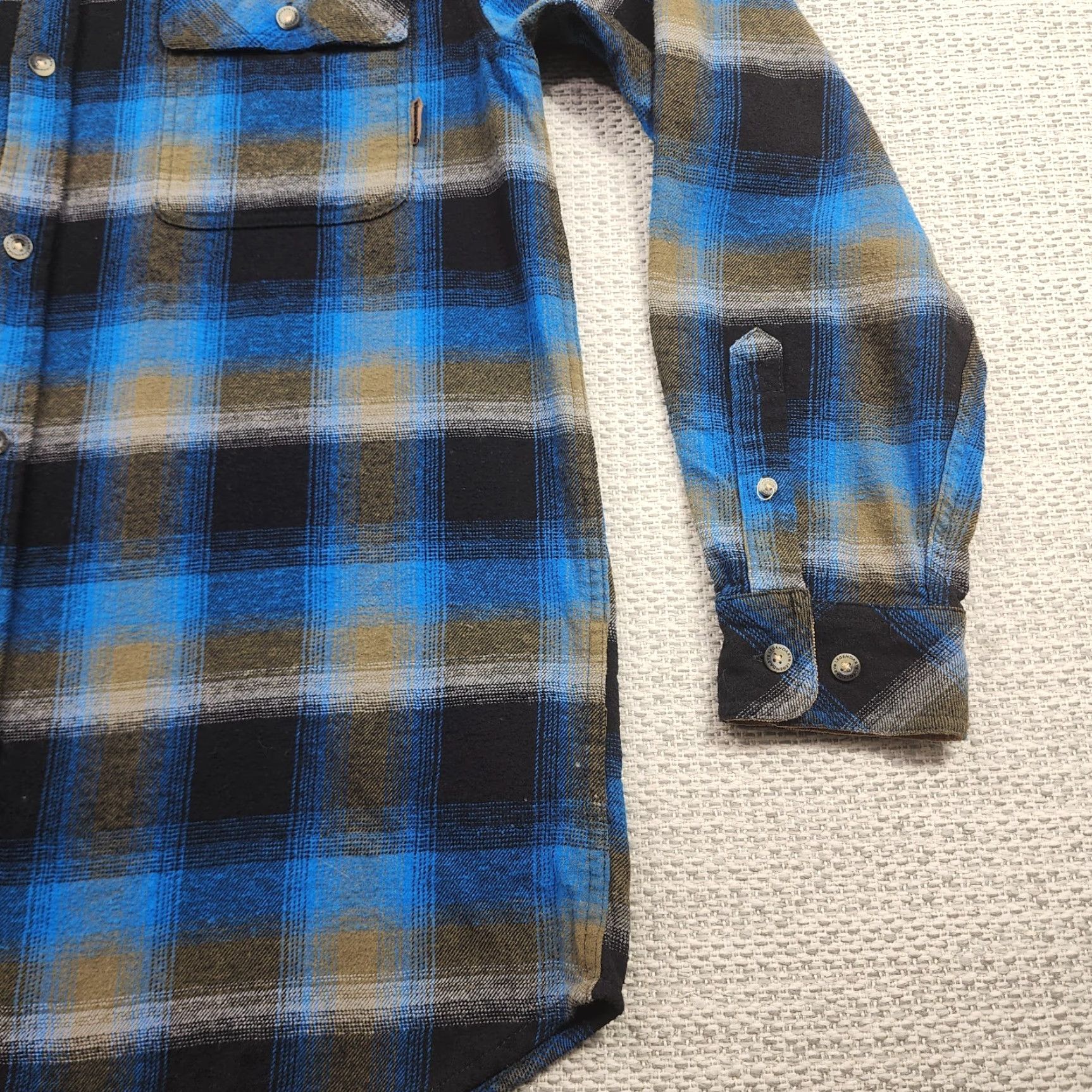 Vintage Legendary Whitetails Buck Camp Flannel Shirt Mens LT Plaid Button Up Hunting Size US L / EU 52-54 / 3 - 2 Thumbnail