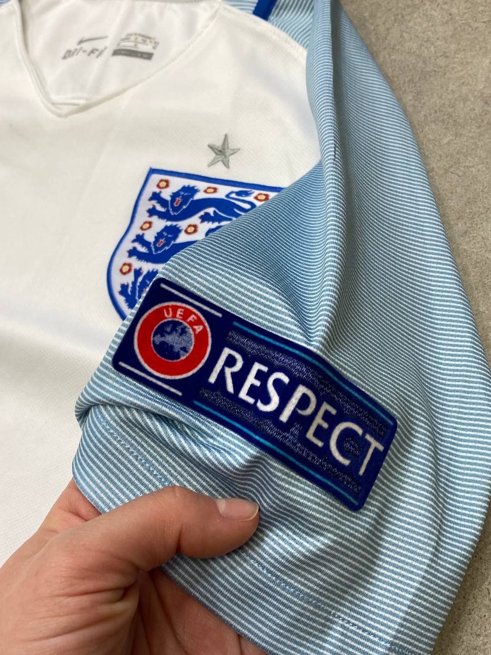 Nike Nike England National Team EURO 2016 Home Football Jersey Size US M / EU 48-50 / 2 - 12 Thumbnail