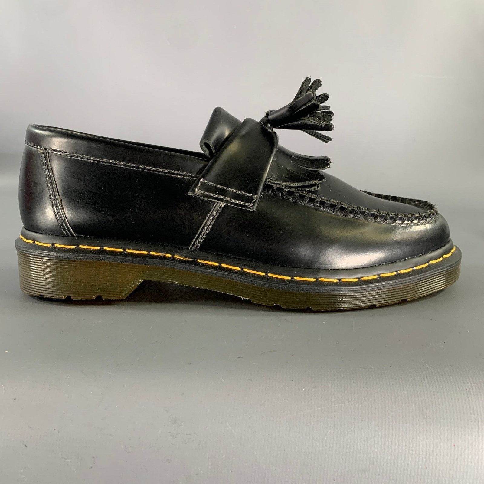 Dr. Martens DR. MARTENS Size 9 Black Leather Eyelash & Tassel Loafers Size US 9 / EU 42 - 2 Thumbnail