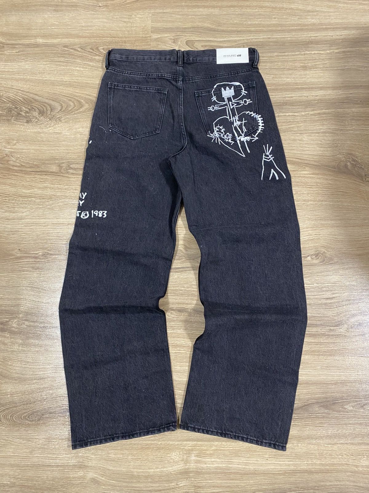 H&M × Jean-Michel Basquiat × Who Decides War Who Decides War H&M Ev Bravado Basquiat Relaxed Jeans W31L32 Size US 31 - 7 Thumbnail