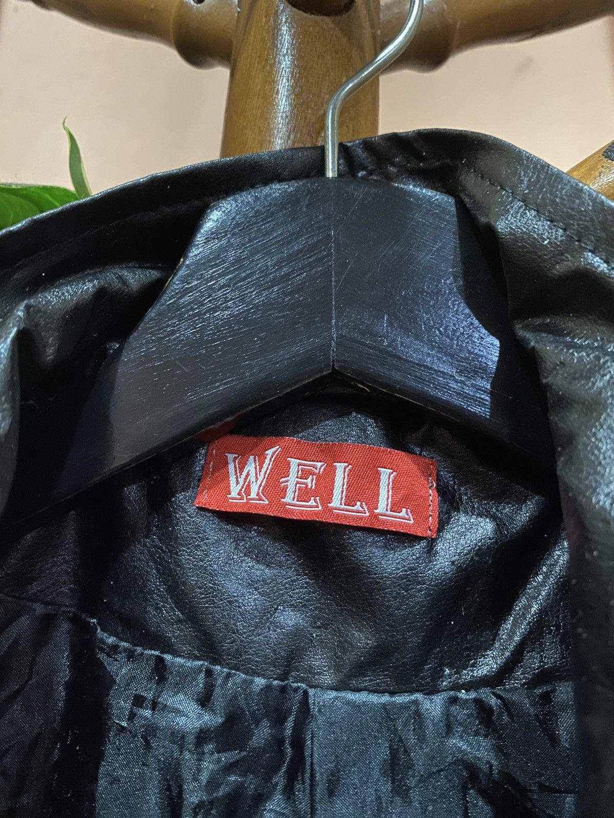 Japanese Brand WELL Black Leather Vest with Fur Trim and Buckle Straps Size US M / EU 48-50 / 2 - 5 Thumbnail