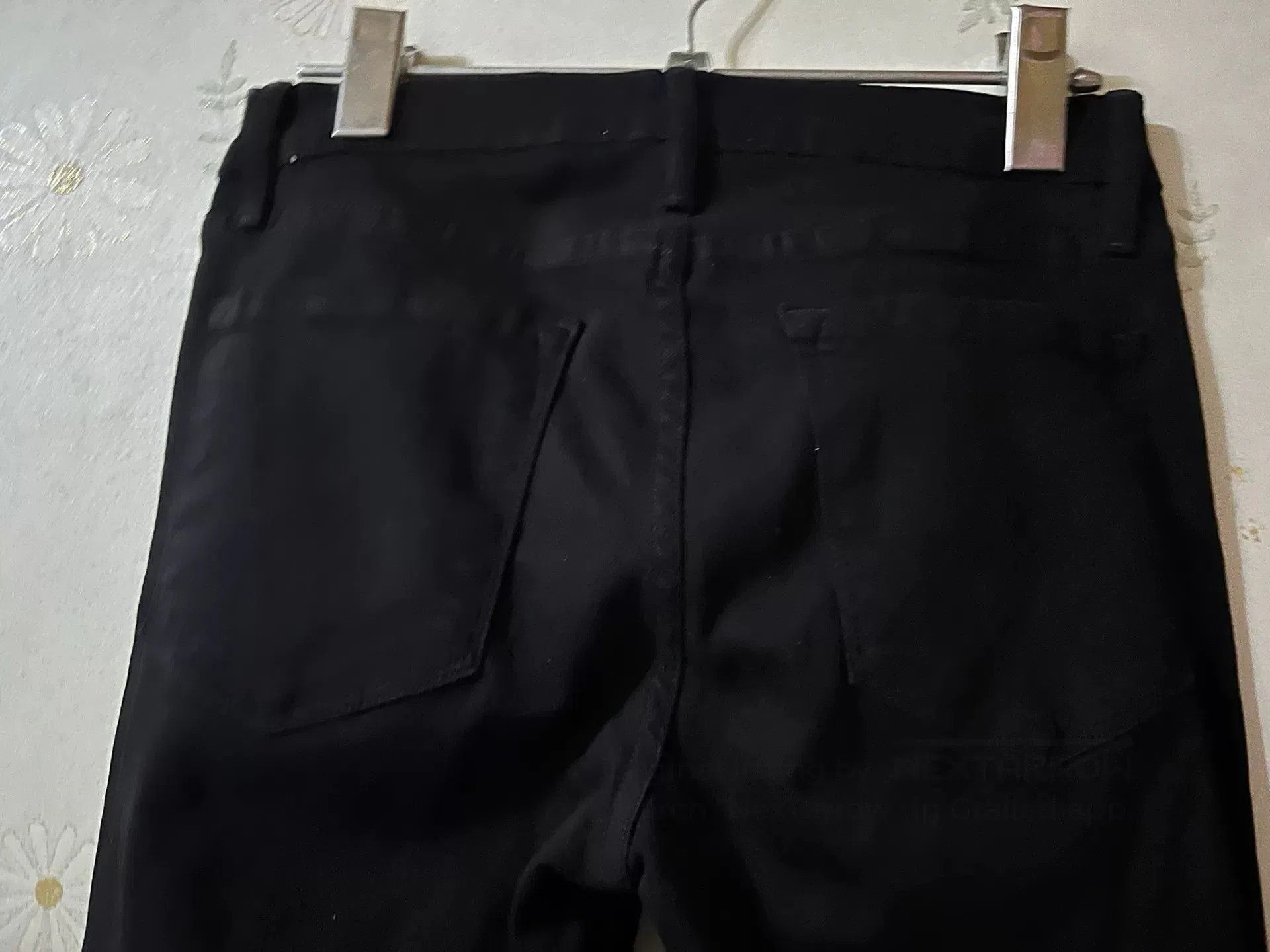 Frame FRAME Black Ripped Slim Jeans. Size 28" / US 6 / IT 42 - 4 Thumbnail