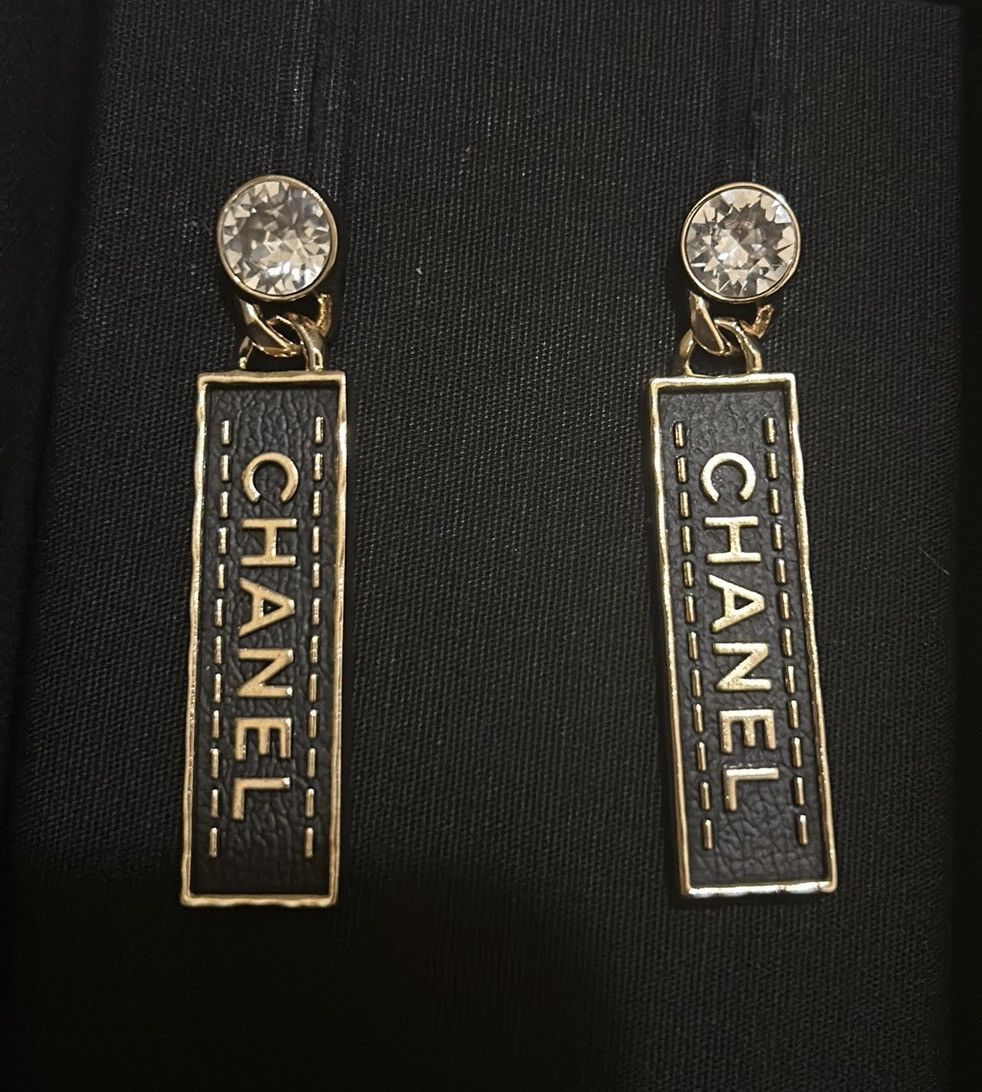 Chanel Chanel Logo Rectangle Plate Earring Size ONE SIZE - 11 Thumbnail