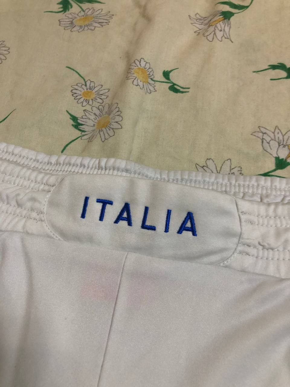 Puma ITALY 2012/2013 AWAY FOOTBALL SHORTS PUMA SIZE L ADULT Size US 34 / EU 50 - 6 Thumbnail