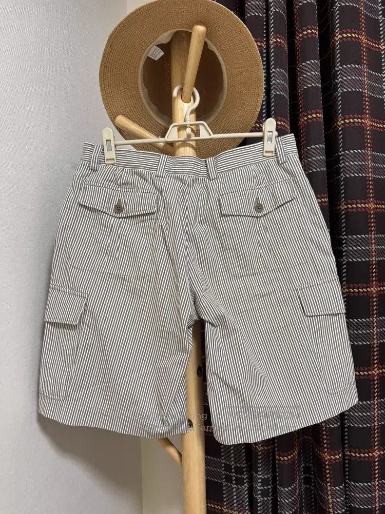 Hermes Hermes Shorts, Unique design with two back pockets and two Size US 26 / EU 42 - 2 Thumbnail