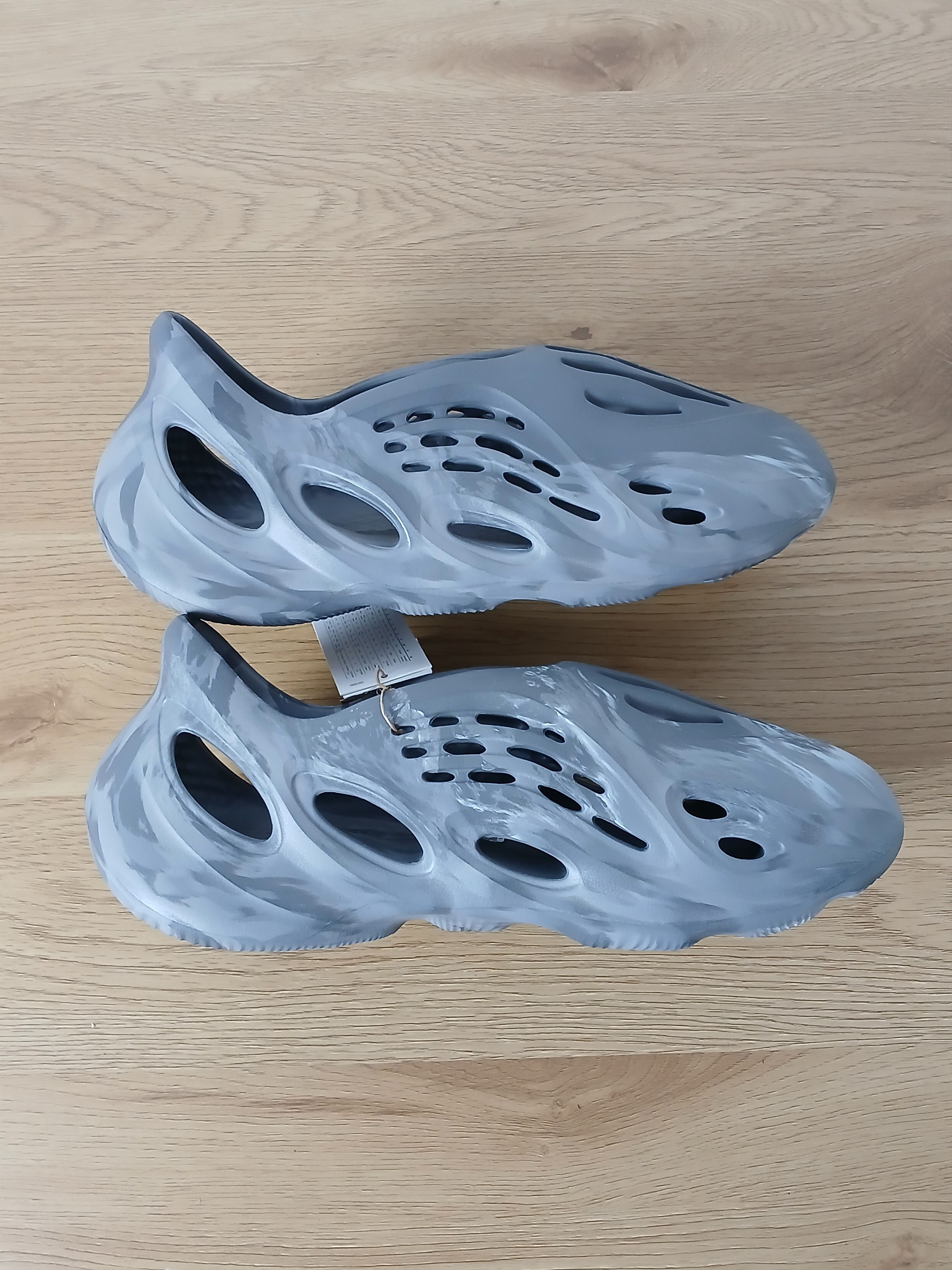 Adidas × Kanye West × Yeezy New Adidas Yeezy Foam Runner Size US 11 / EU 44 - 3 Thumbnail