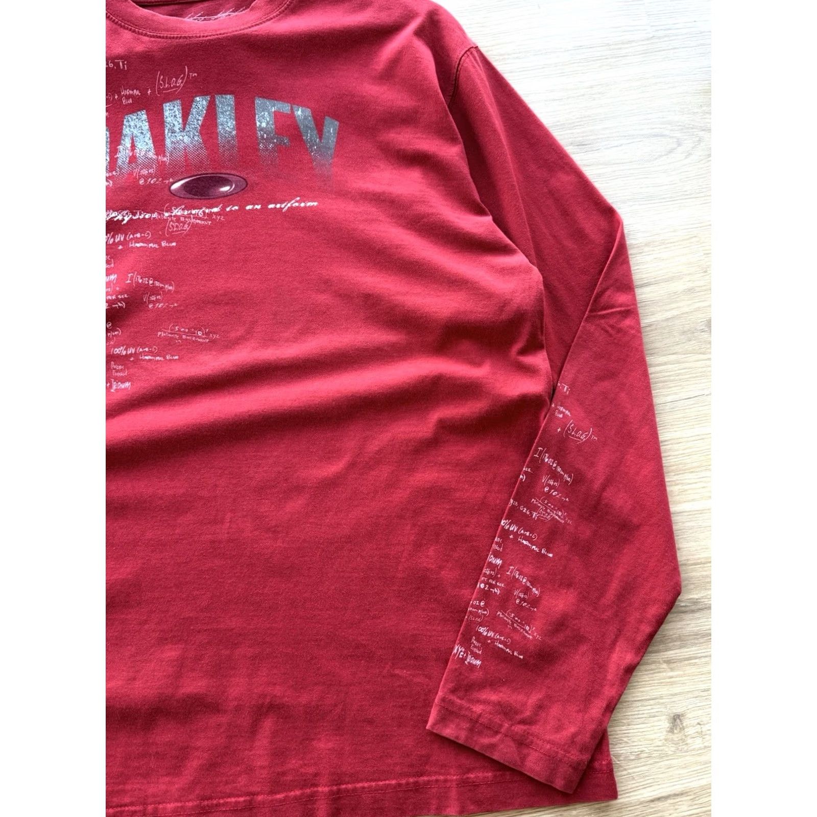 Oakley VINTAGE Oakley Long Sleeve Red Streetwear Style M Men T-Shirt Retro 90s Oakley Long Sleeve Streetwear Red Mens Size M Size US M / EU 48-50 / 2 - 5 Thumbnail