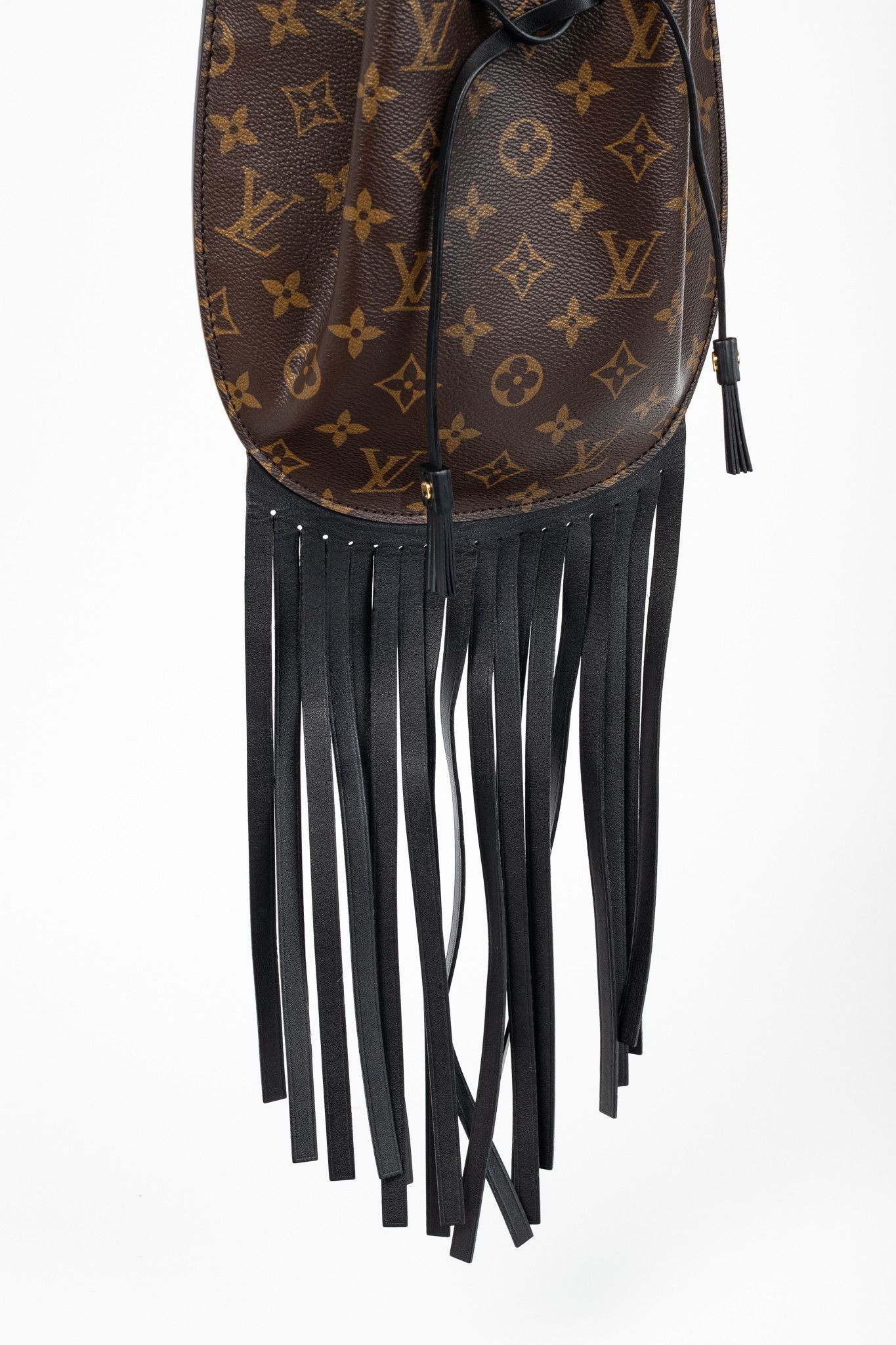 Louis Vuitton Louis Vuitton Cruise 2017 Fringed Noe Monogram Canvas Bag Size ONE SIZE - 8 Thumbnail