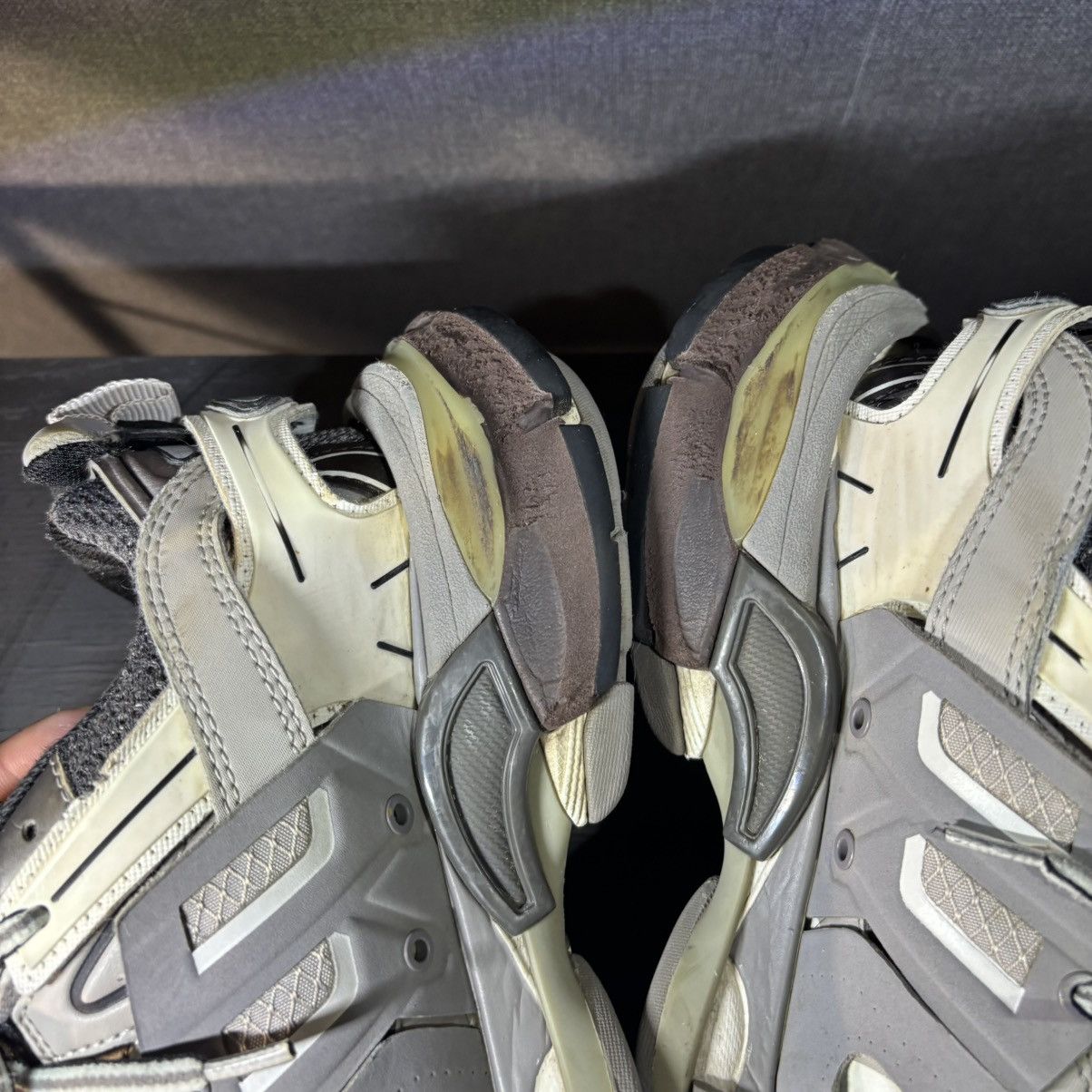 Balenciaga Women’s Balenciaga Track gray sneaker Size:35 (ArtNo.542436) Size US 5 / IT 35 - 17 Thumbnail