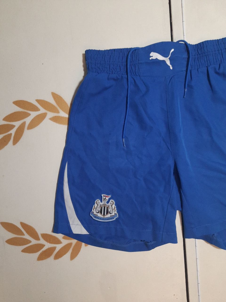 Puma Puma Newcastle United FC Shorts 2010-2011 Size US 32 / EU 48 - 3 Thumbnail