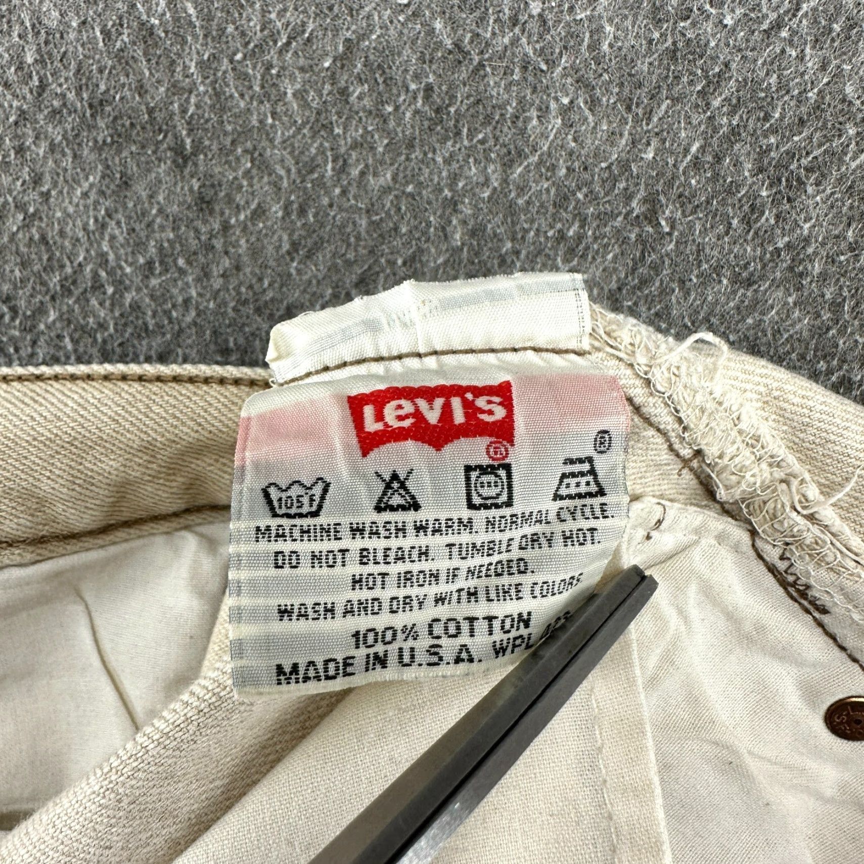Levi's VINTAGE Levi's 501 Jeans Mens 32x30 Beige Light Wash Straight Regular Fit USA 90s Men's Jeans Regular Beige 501 Series Distressed USA Pattern Size US 32 / EU 48 - 3 Thumbnail