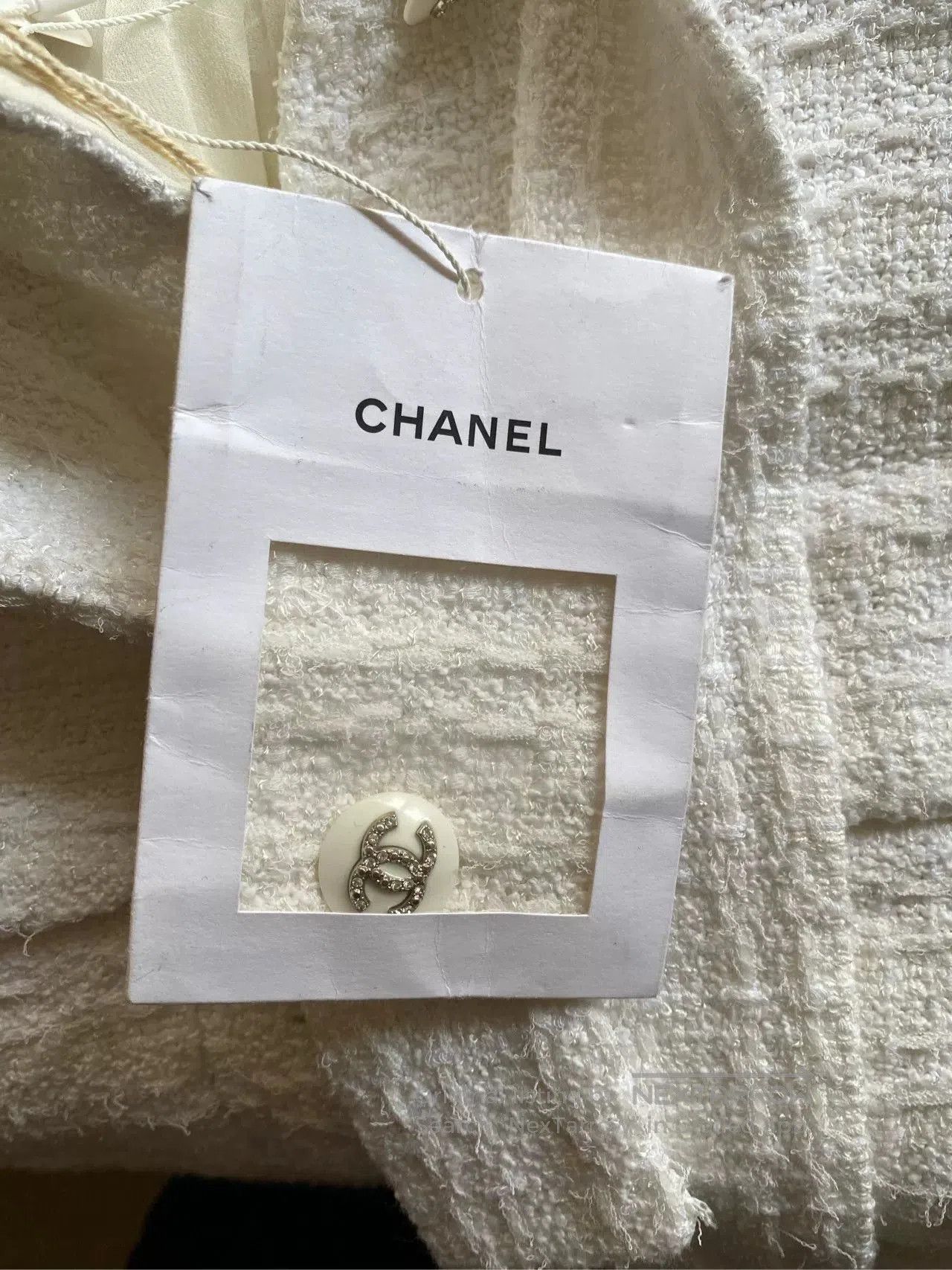 Chanel Chanel 21C White Bow Diamond Coat. Size US S / EU 44-46 / 1 - 5 Thumbnail
