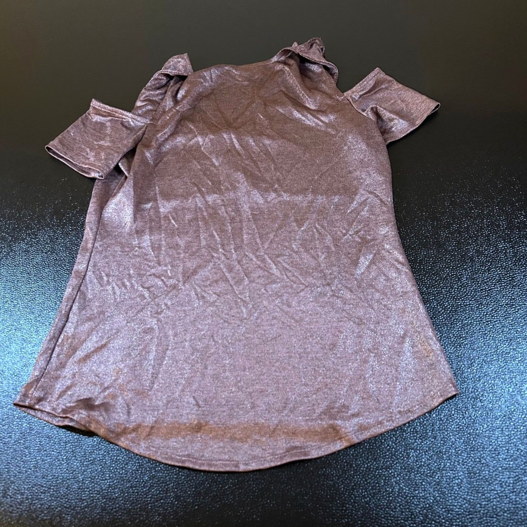 Juicy Couture Juicy Couture Top Womens Medium Rose Gold Metallic Shimmer V-Neck Cold Shoulder Short Sleeve Pullover Knit Polyester Spandex Casual Party Cocktail Size M / US 6-8 / IT 42-44 - 4 Thumbnail
