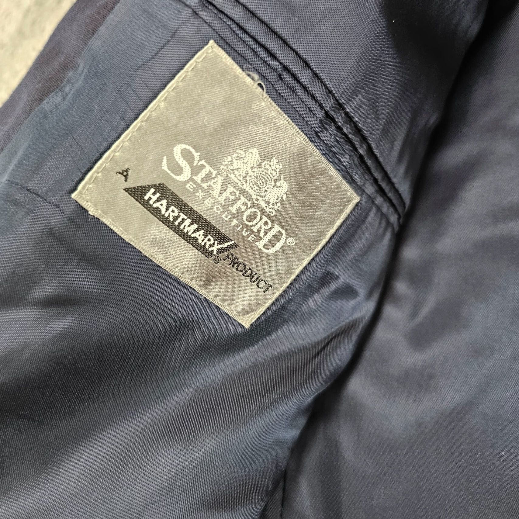 Stafford Stafford Blazer Sport Coat Two Button Casual Jacket Wool Navy 42R Mens Regular Fit Notch Lapel Single-Breasted Solid Color Wool Jacket Size 42R - 5 Thumbnail