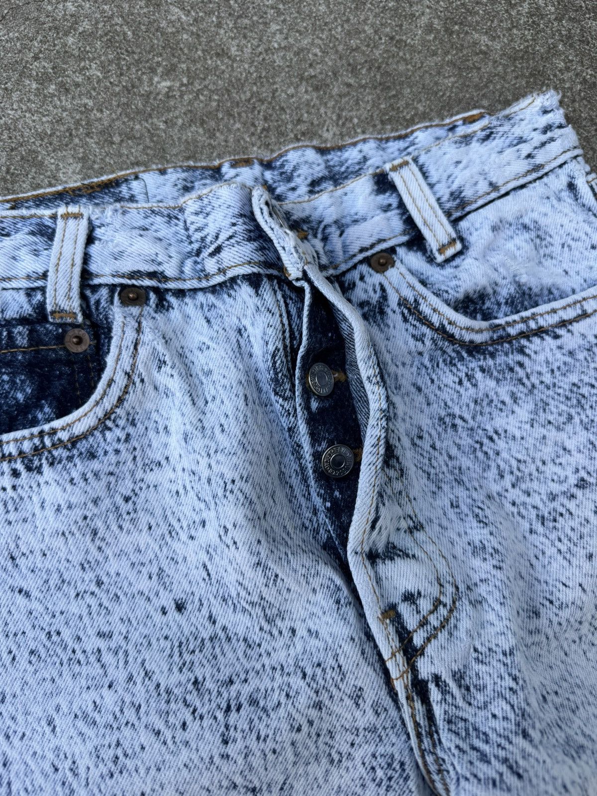 Levi's × Vintage Vtg 90’s Levis 701xx Buttonfly Acid Wash Jeans Size 26x30 Size 26" / US 2 / IT 38 - 6 Thumbnail