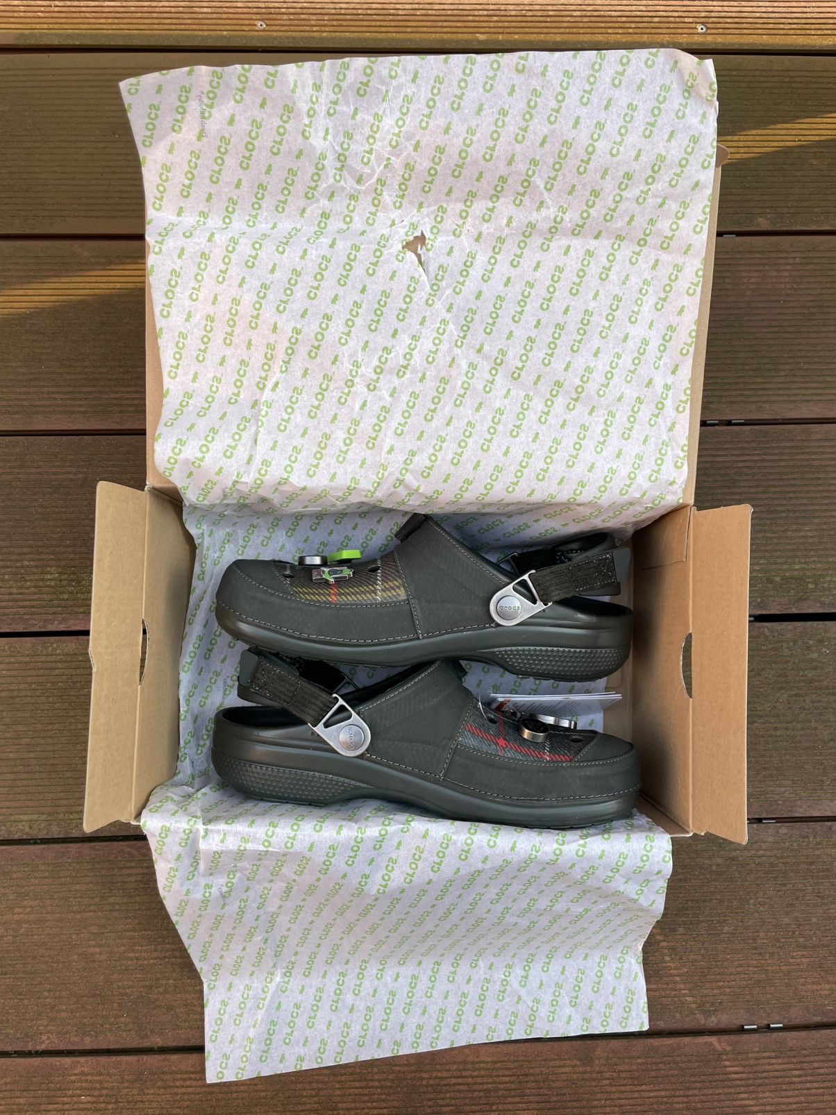 Barbour × Crocs Crocs x Barbour clogs Size US 8 / EU 41 - 6 Thumbnail