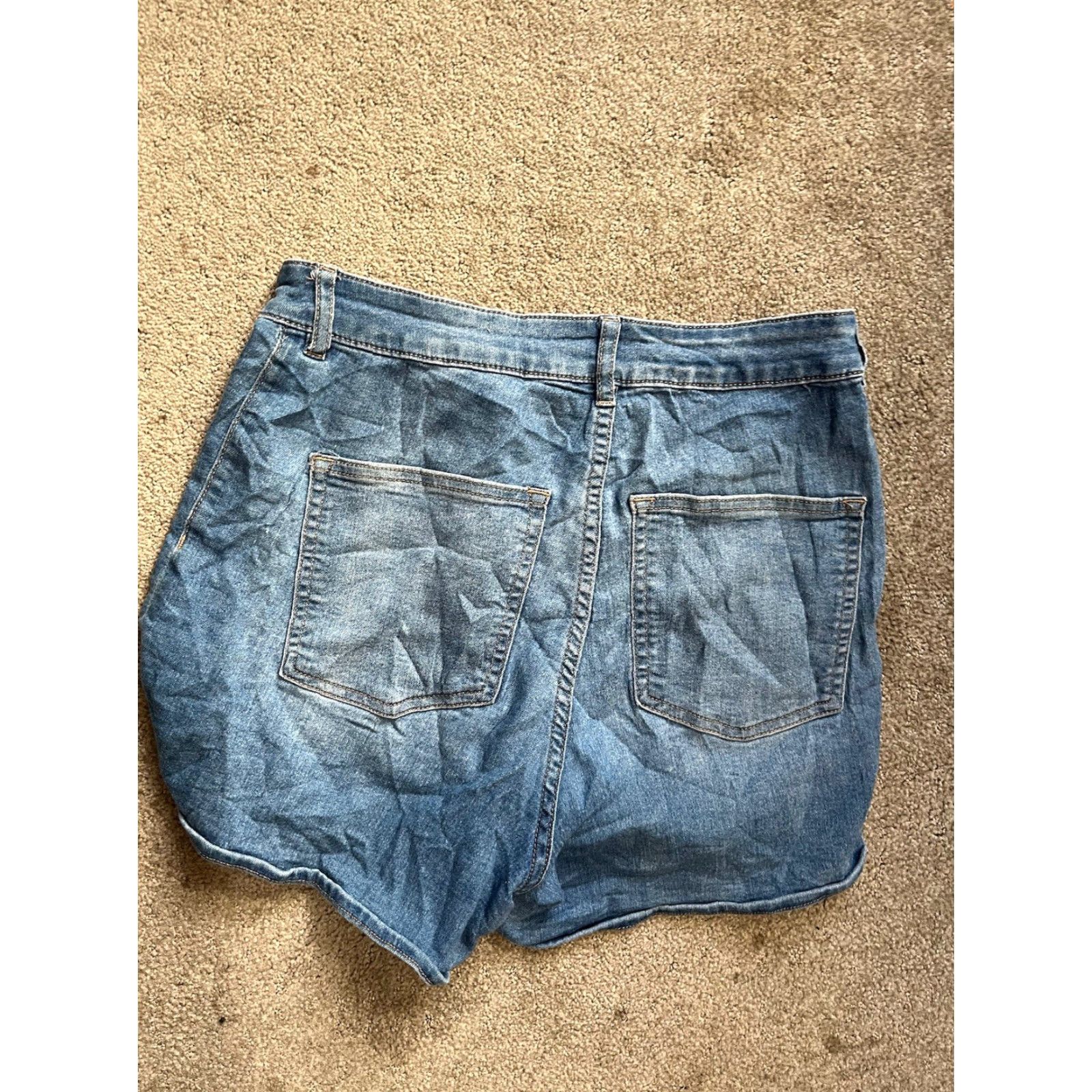 H&M H&M Divided Denim Shorts Womens Size 12 Medium Wash Blue Stretch Regular Rise 11 in. Inseam 2.0 in. Belt Loops Casual Shorts Shoes? (No) Size 34" / US 12 / IT 48 - 3 Thumbnail