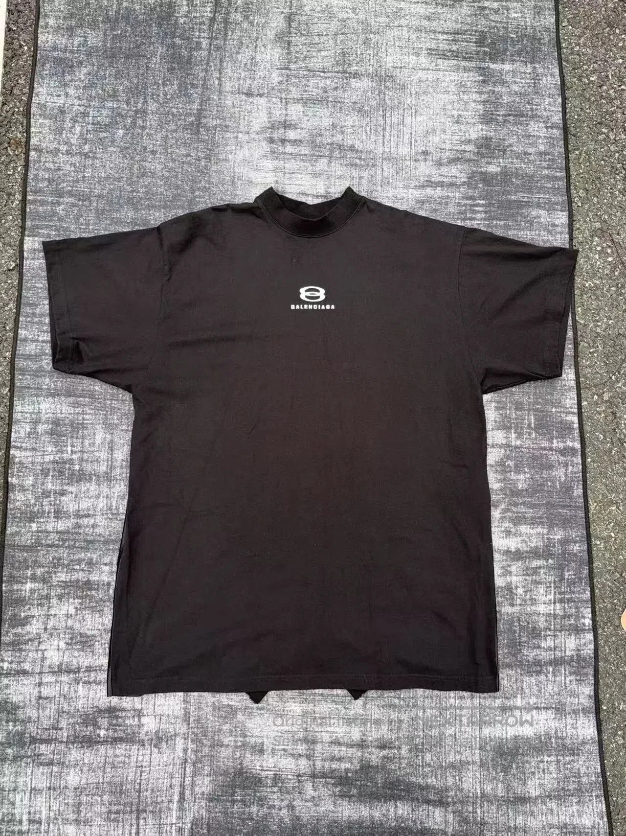 Balenciaga Balenciaga Double Ring Embroidery Tee. Size US M / EU 48-50 / 2 - 1 Thumbnail