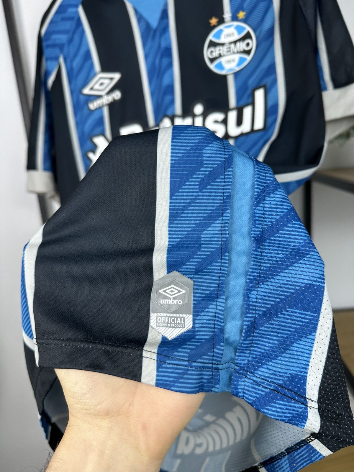 Umbro Gremio 2020-21 Umbro Home Football Jersey Shirt Soccer Men’s Size US XL / EU 56 / 4 - 7 Thumbnail