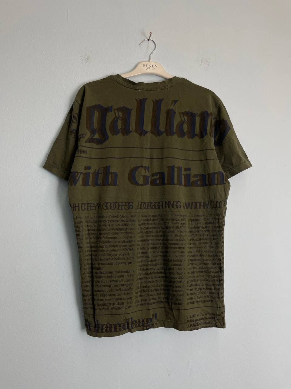 Designer × John Galliano Vintage John Galliano Newspaper Print T-shirt Rare Size US L / EU 52-54 / 3 - 2 Thumbnail
