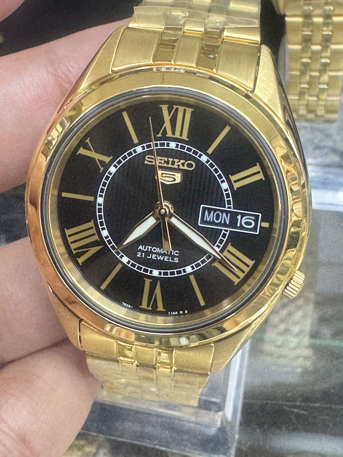 Seiko Seiko Men's Seiko 5 Automatic Gold Dial Size 40 - 1 Thumbnail