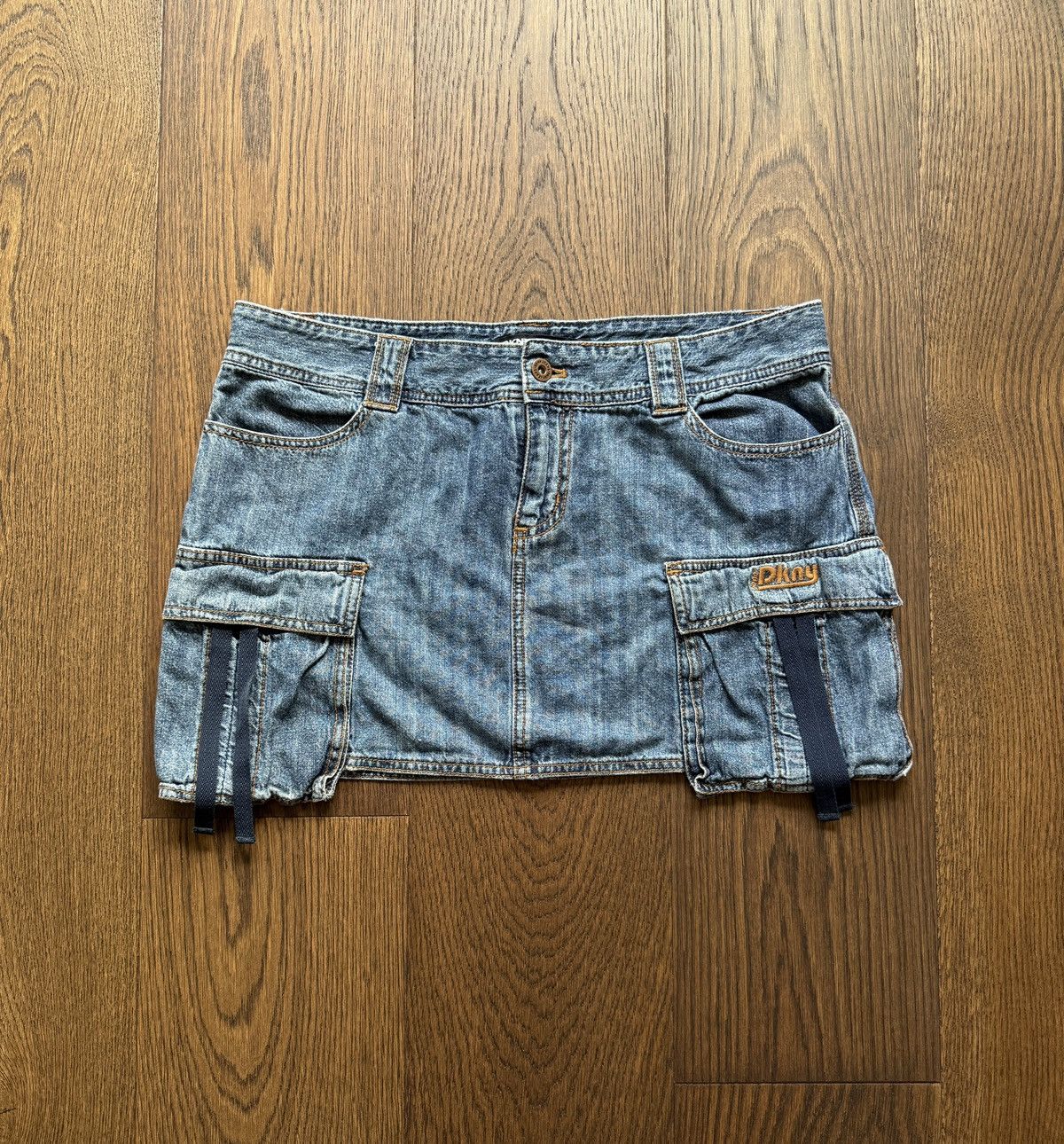 DKNY Vintage Y2K DKNY Jeans Cargo Mini Skirt Size 34" / US 12 / IT 48 - 1 Thumbnail