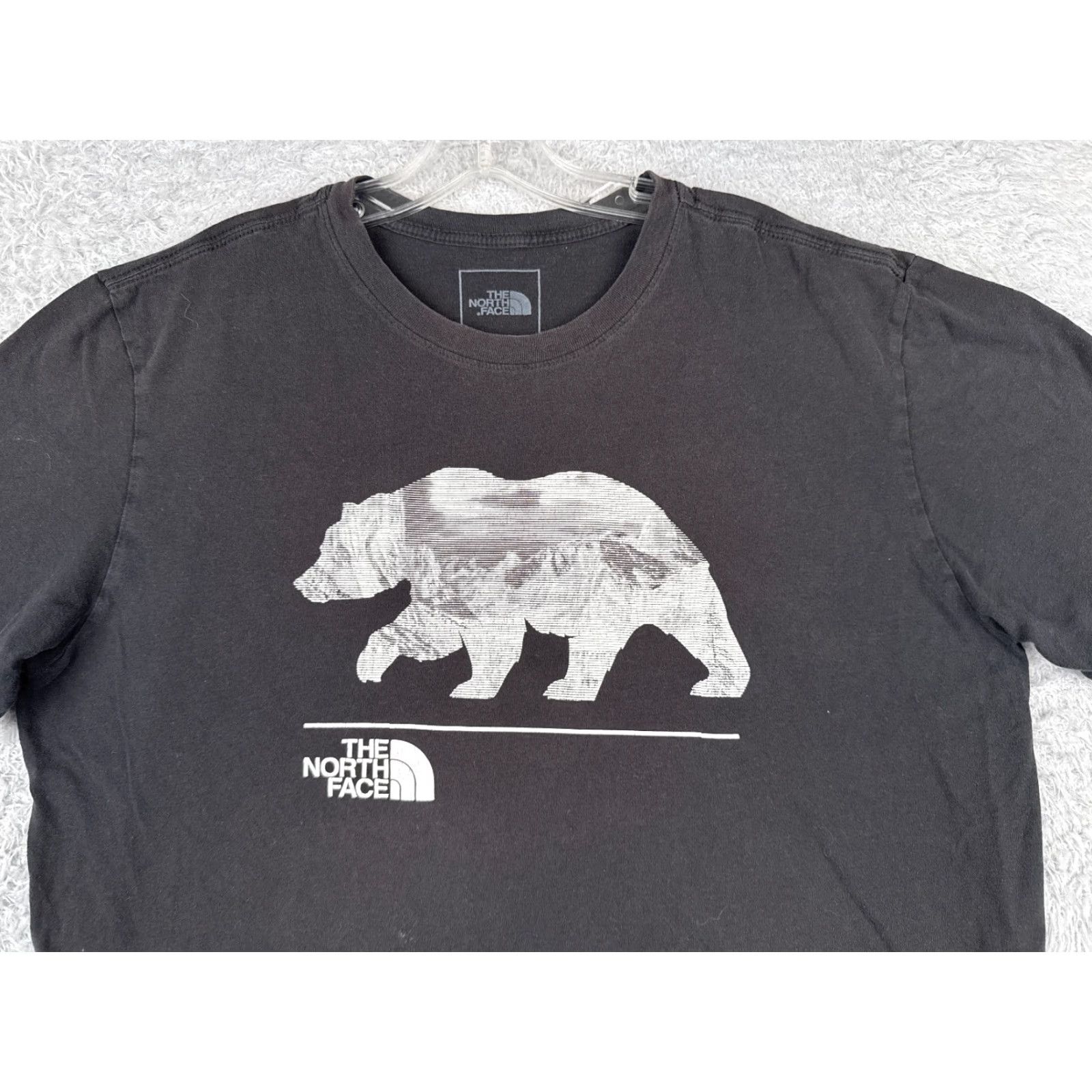 The North Face The North Face Shirt Men Large Black Crew Neck 100% Cotton Bear Logo READ Size US L / EU 52-54 / 3 - 5 Thumbnail