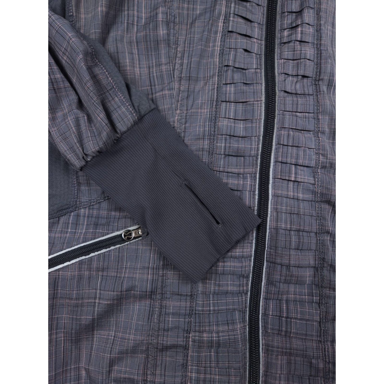 Lululemon Lululemon Run Back On Track Jacket Womens Size 6 Gray Plaid Hooded Zip Front Regular Size M / US 6-8 / IT 42-44 - 6 Thumbnail