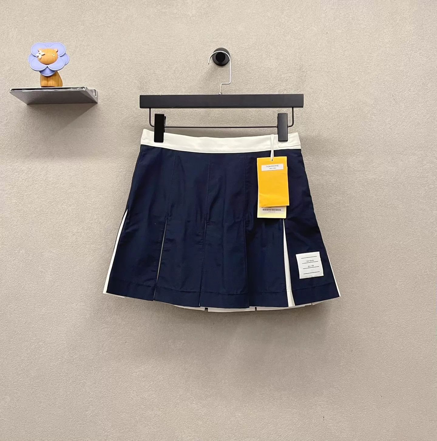 Thom Browne THOM BROWNE Preppy Button Mini Skirt Size 36 Size 25" / US 0 / IT 36 - 1 Thumbnail