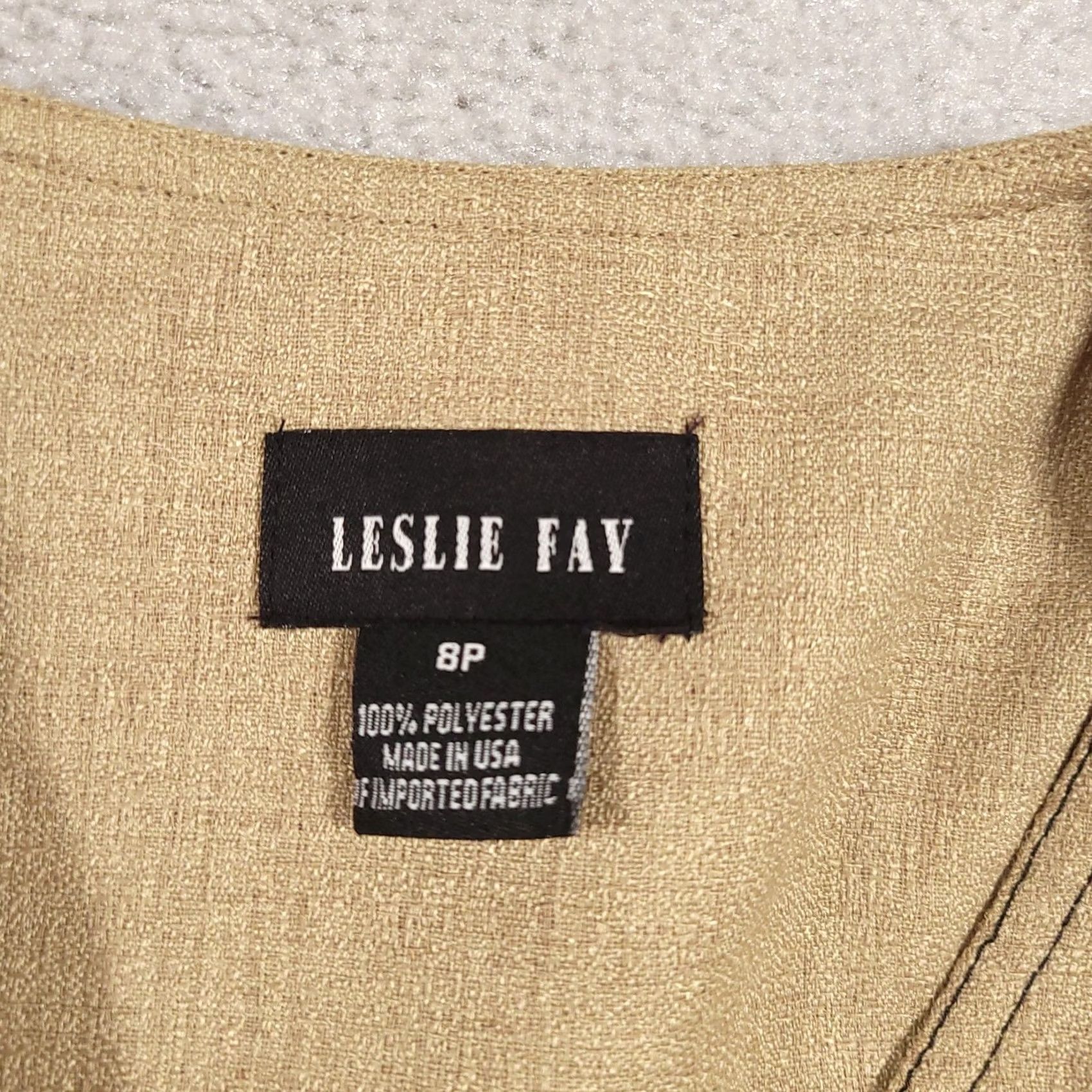 Vintage Leslie Fay Blouse Womens 8P Beige Short Sleeve Button Front Fitted Top Made USA Size M / US 6-8 / IT 42-44 - 5 Thumbnail