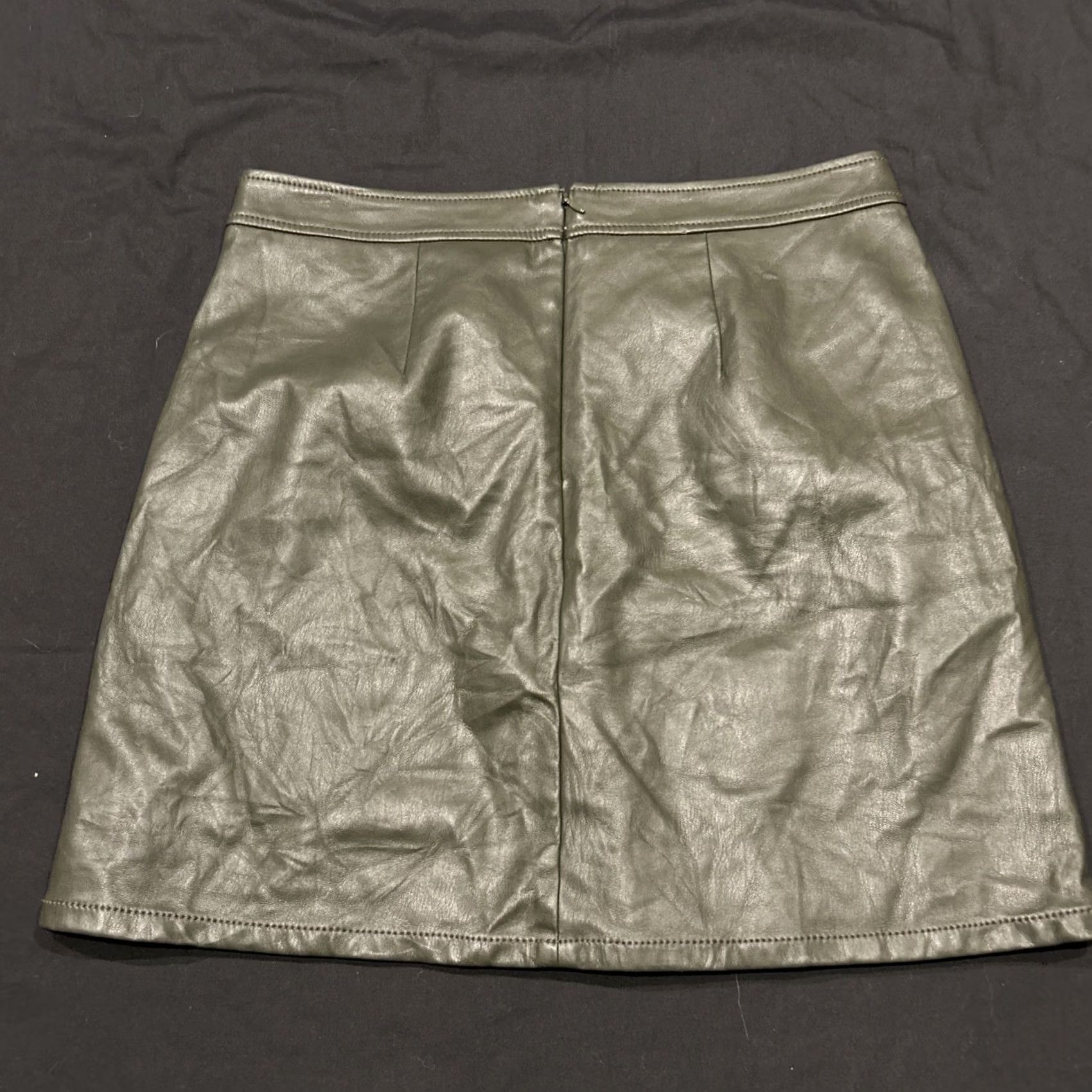 Loft LOFT Women's Skirt Size 8 Dark Green Faux Leather Casual Mid Rise Knee Length Straight & Pencil Zip Lined B2 Size 30" / US 8 / IT 44 - 4 Thumbnail