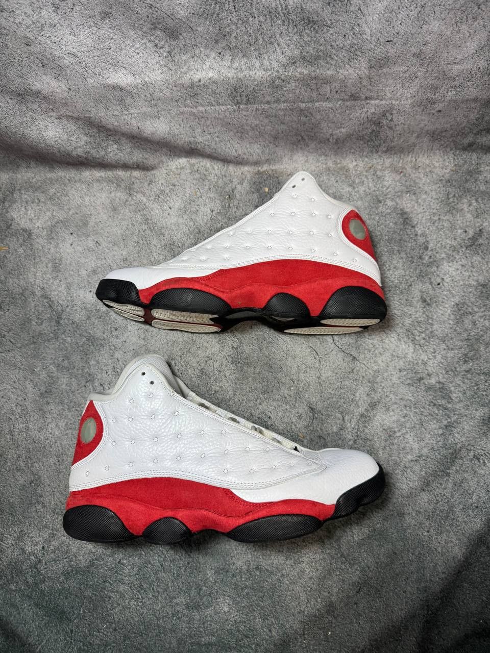 Jordan Brand Size 11 | Jordan 13 Chicago With Box | Pre-Owned Size US 11 / EU 44 - 7 Thumbnail