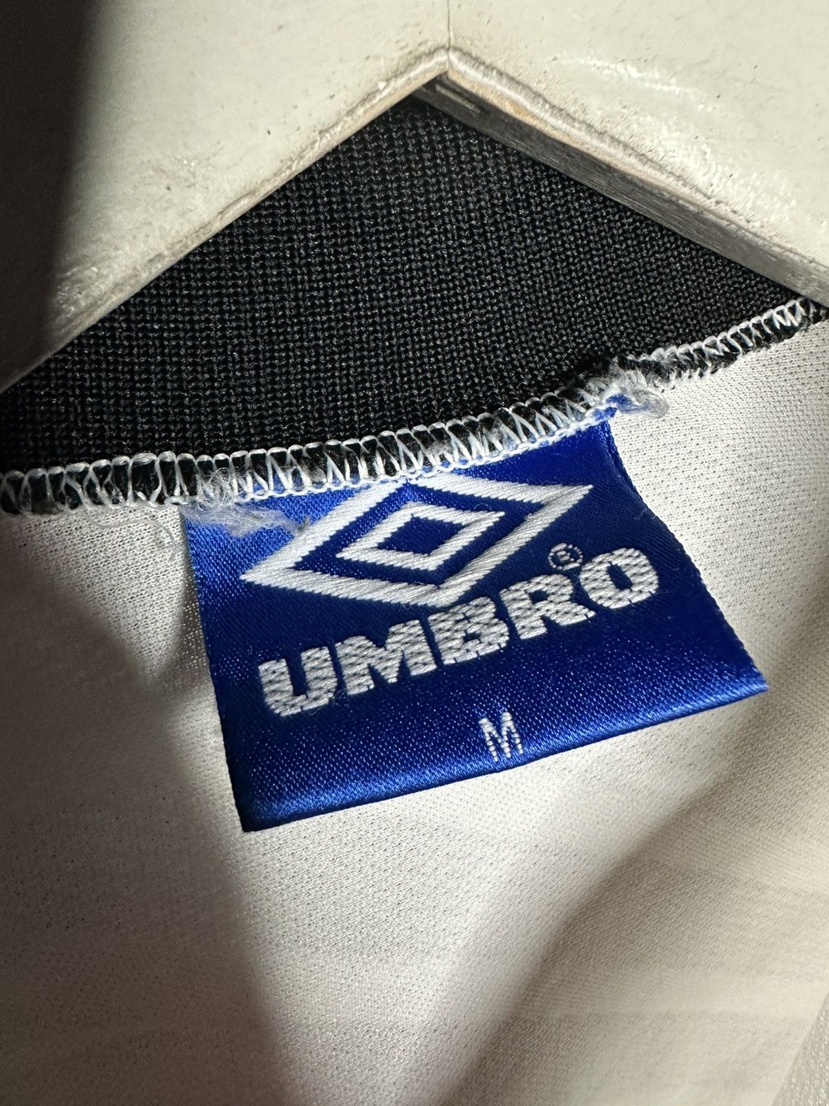 Umbro Manchester United Umbro 1996/97 Away Vintage Football Shirt Size US M / EU 48-50 / 2 - 6 Thumbnail
