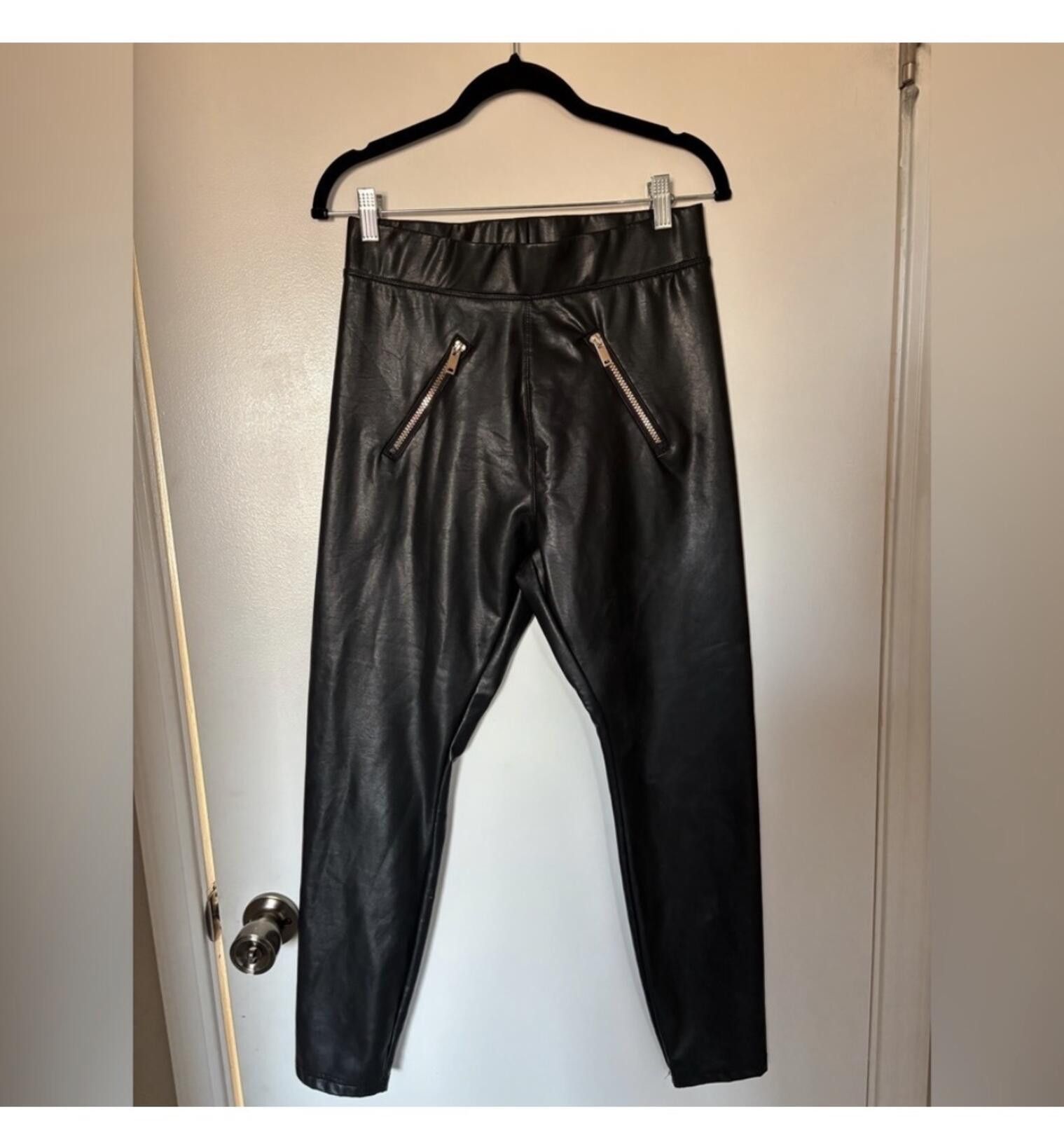 Other Ci SonobBlack Faux Leather leggings with Zipper Accents Size 36" / US 14 / IT 50 - 1 Thumbnail