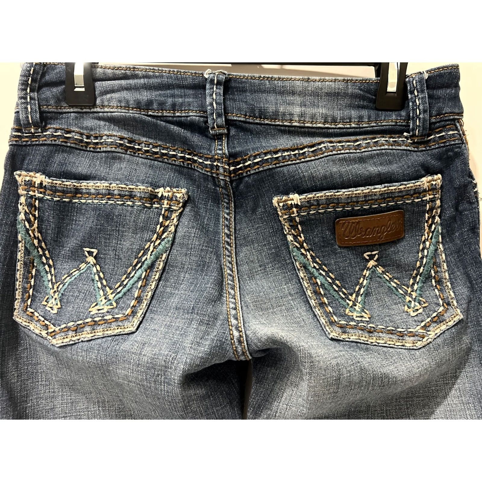 Wrangler Wrangler Jeans Bootcut Western Women 29 in 3/4 Cotton Blend Denim Embroidered Logo Flap Back Pockets Low Rise 33.5 in Inseam Booty Up Size 26" / US 2 / IT 38 - 2 Thumbnail
