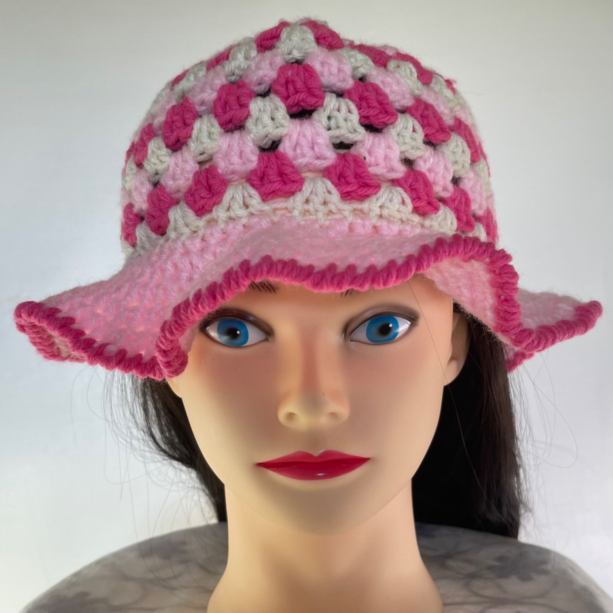 Handmade Crochet Bucket Hat Granny Square Pattern Pink and White Adul Size ONE SIZE - 6 Thumbnail